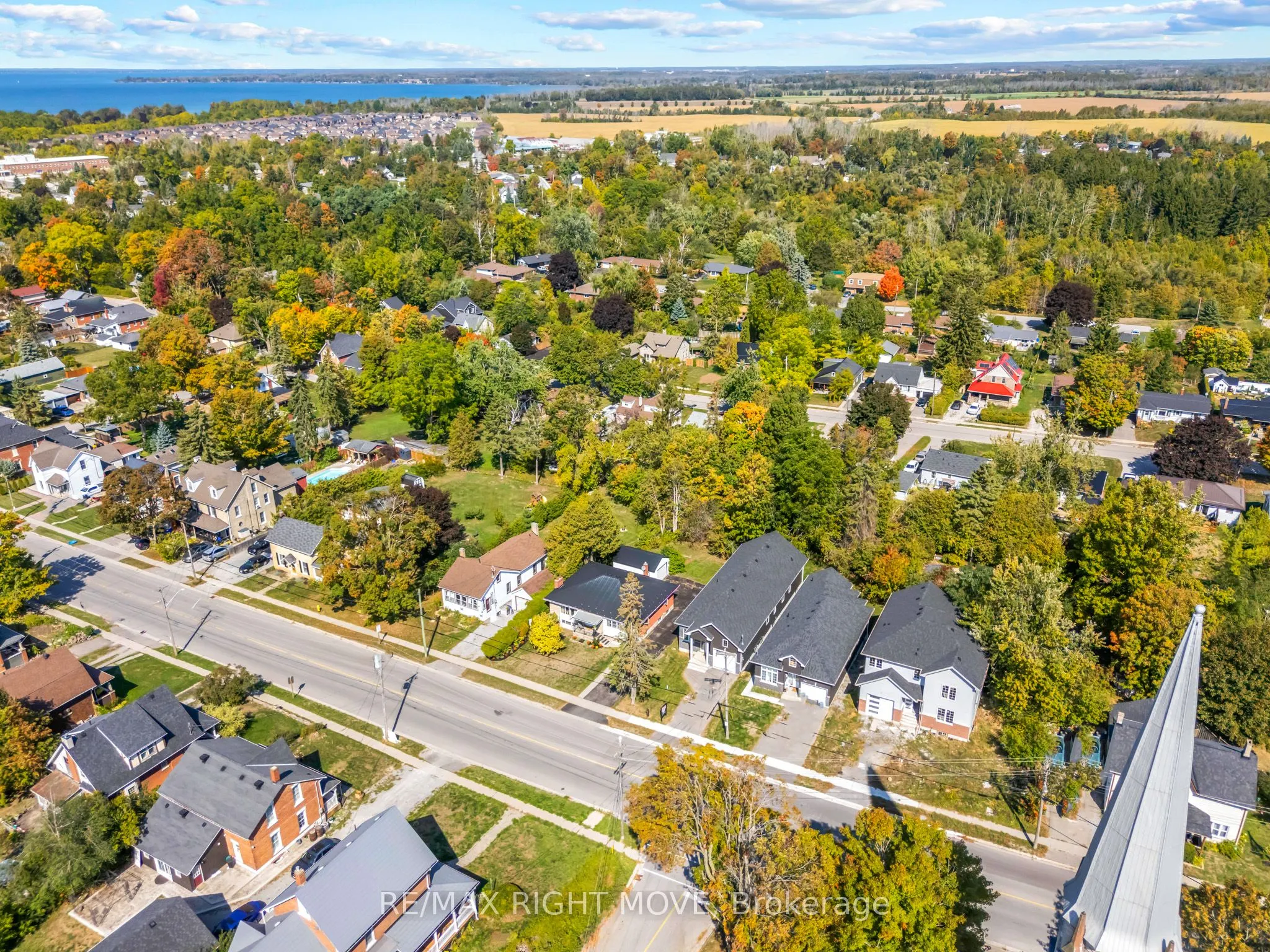 504 Simcoe Street