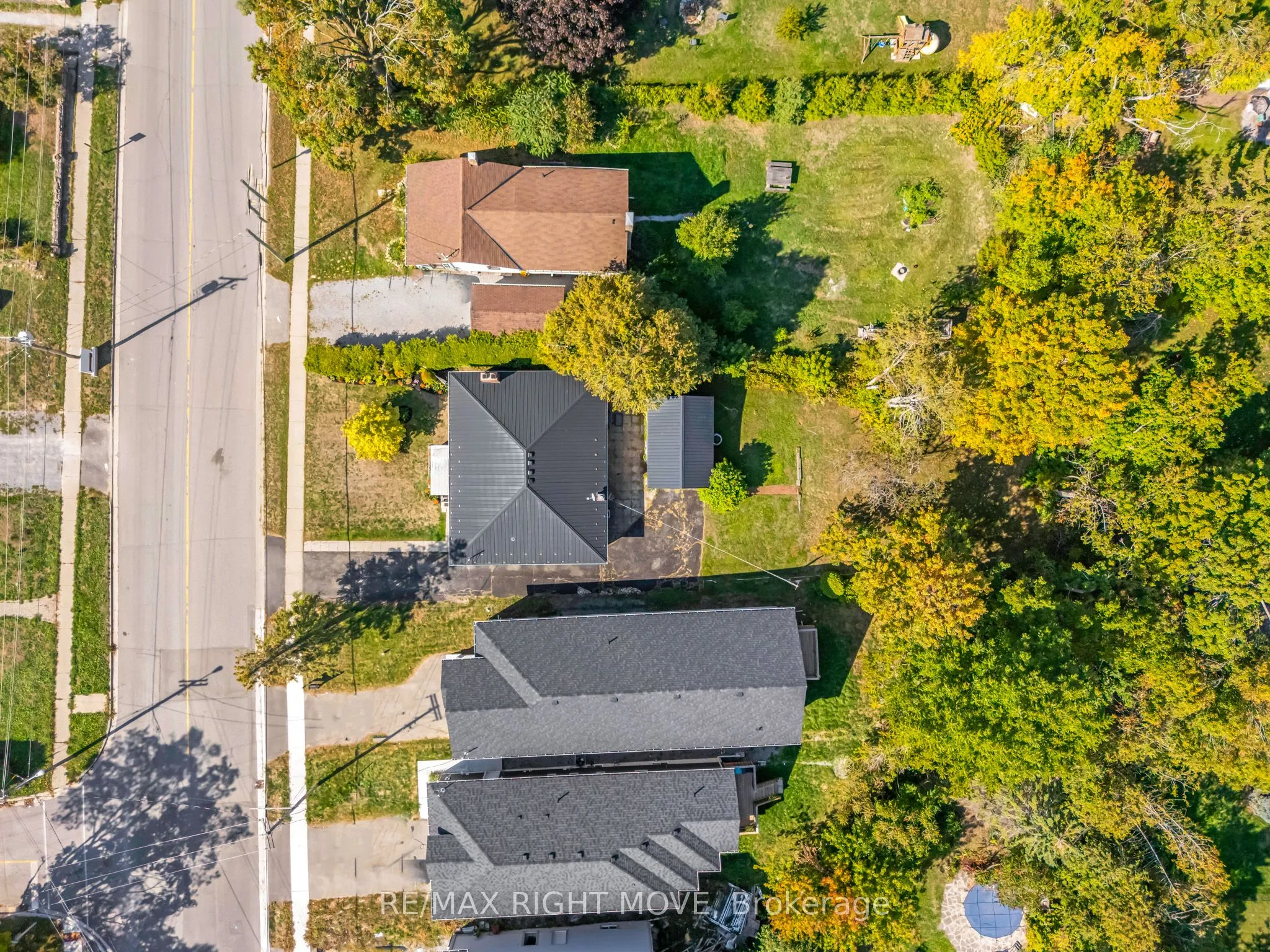 504 Simcoe Street