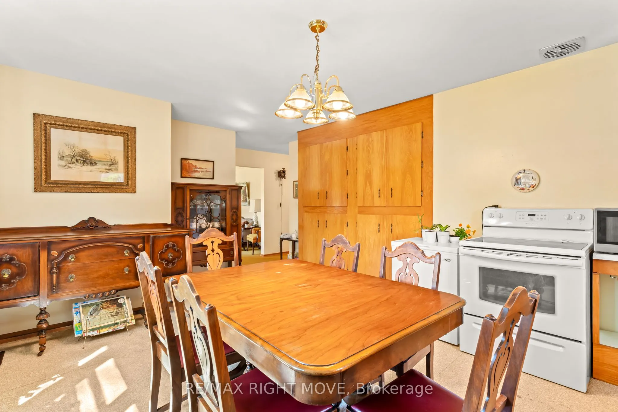 504 Simcoe Street