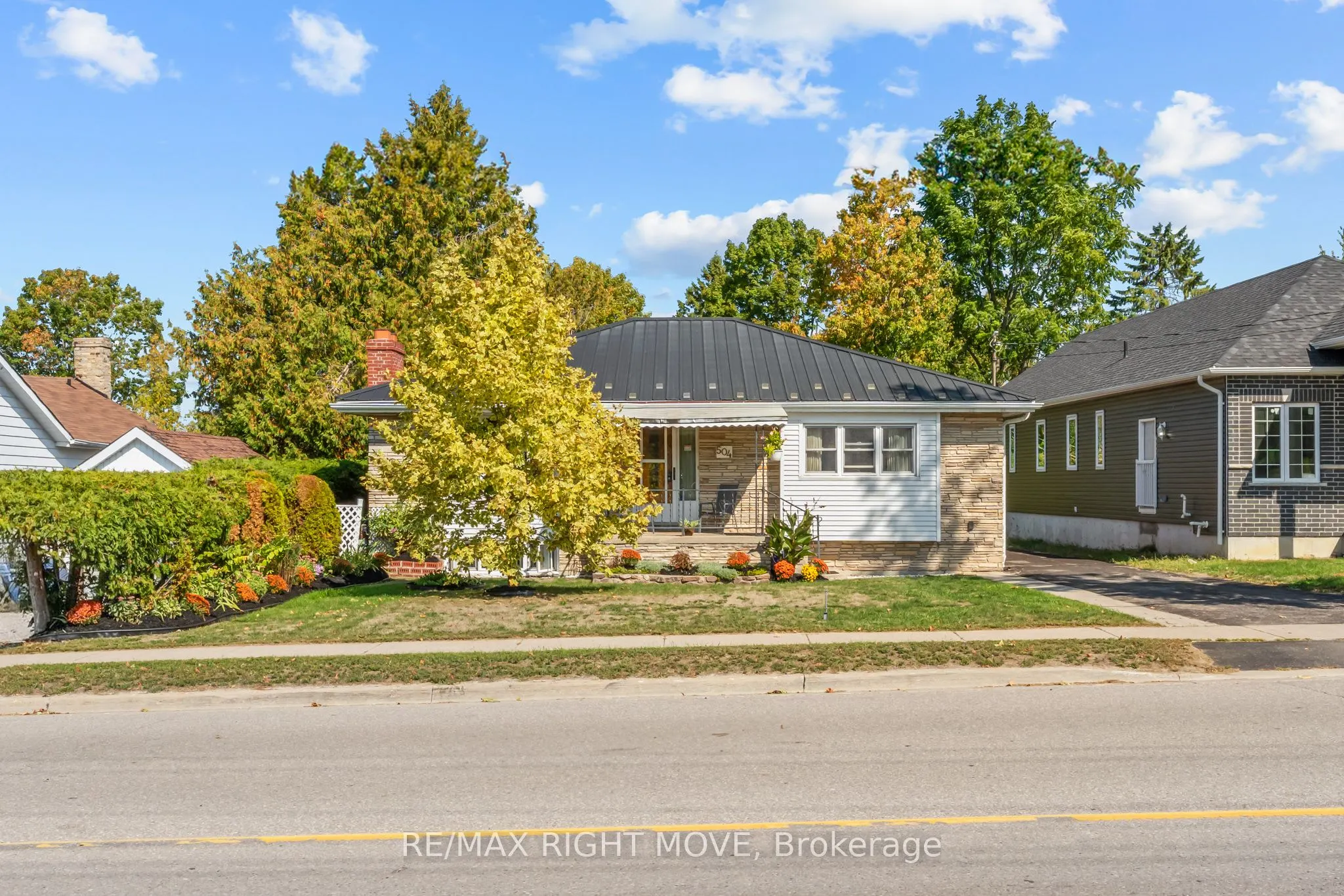504 Simcoe Street