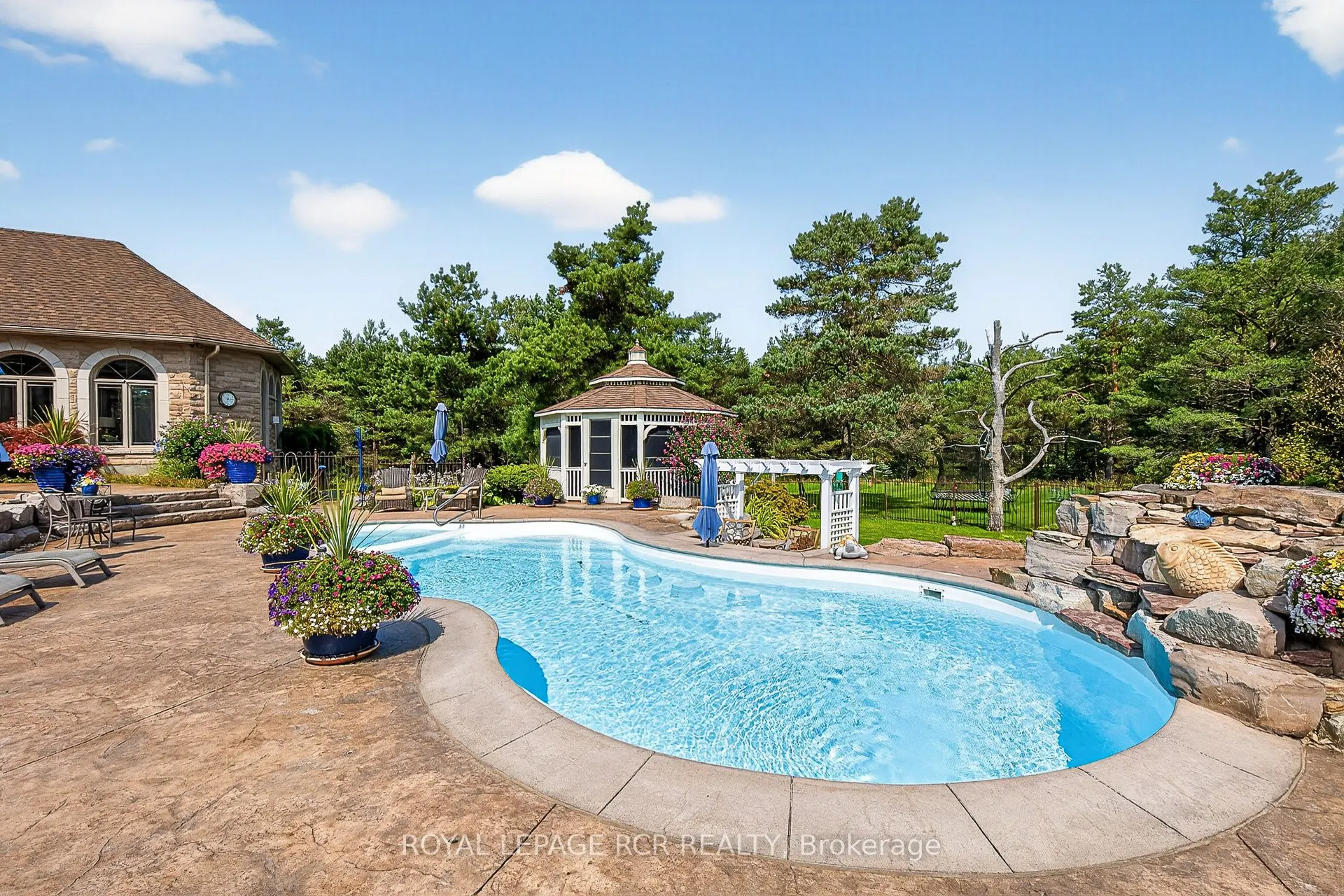 7 Sugarbush Lane