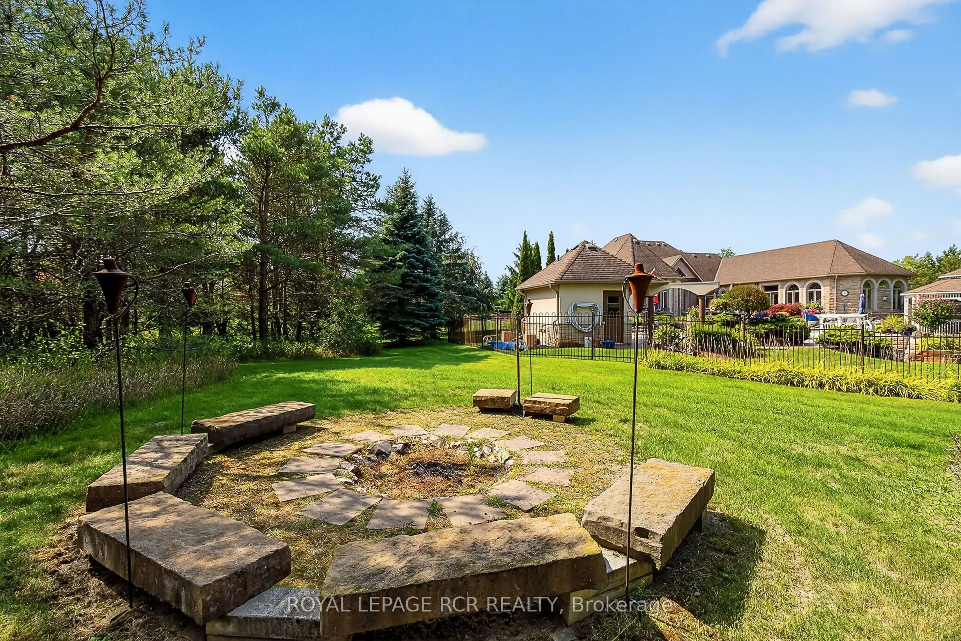 7 Sugarbush Lane