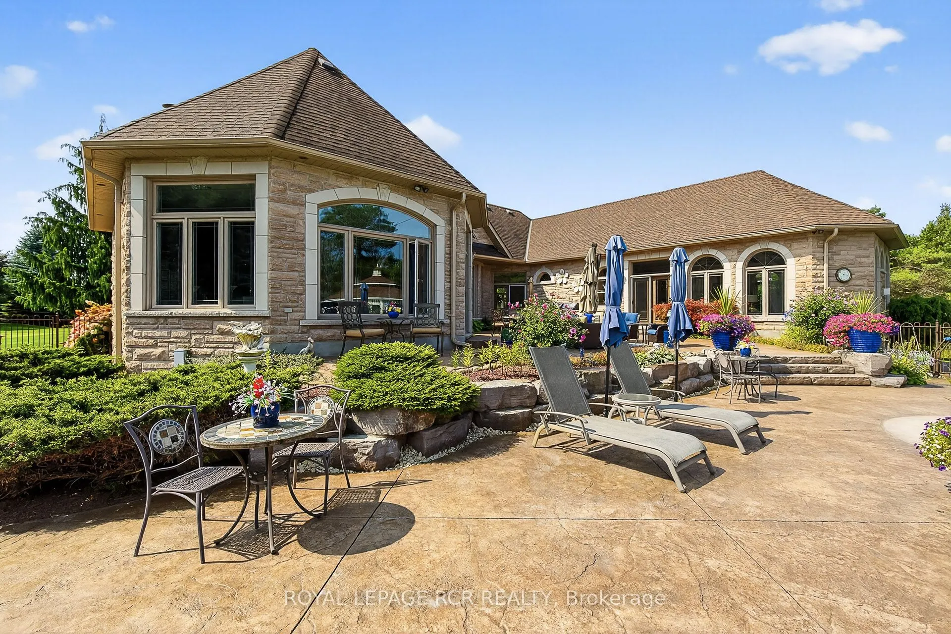 7 Sugarbush Lane
