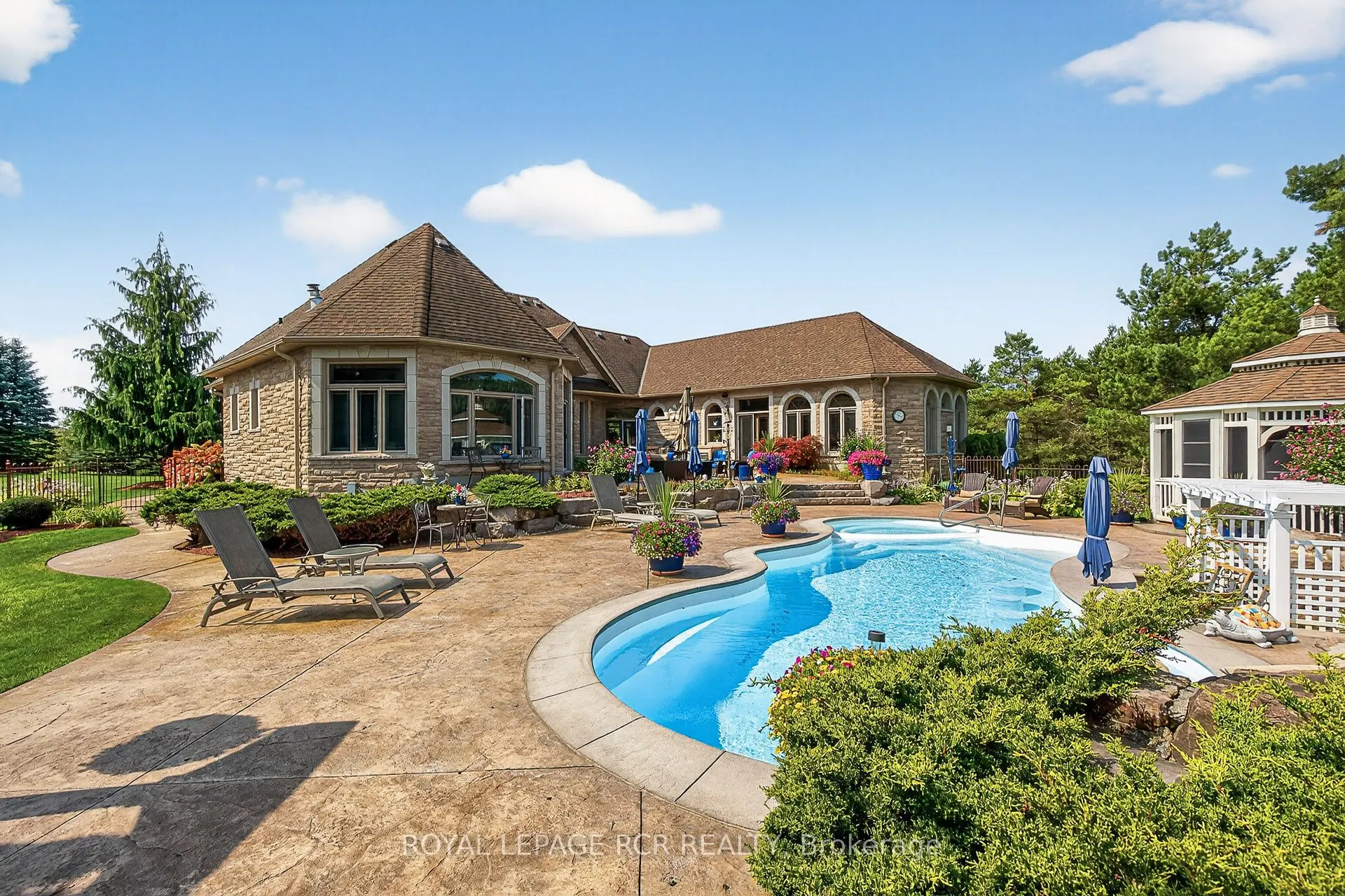 7 Sugarbush Lane