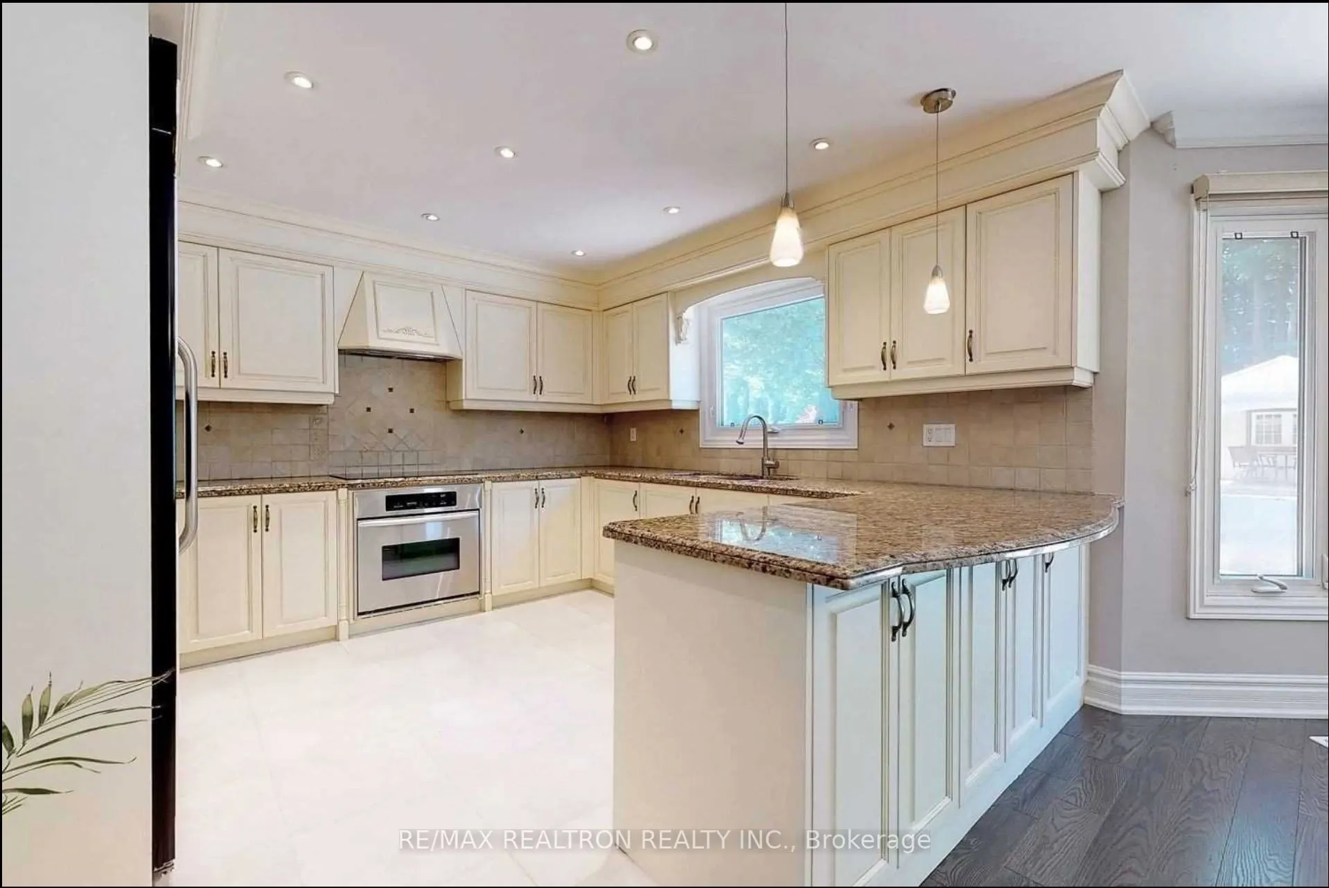 502 Palmer Avenue, #Upper 2 Bedrooms