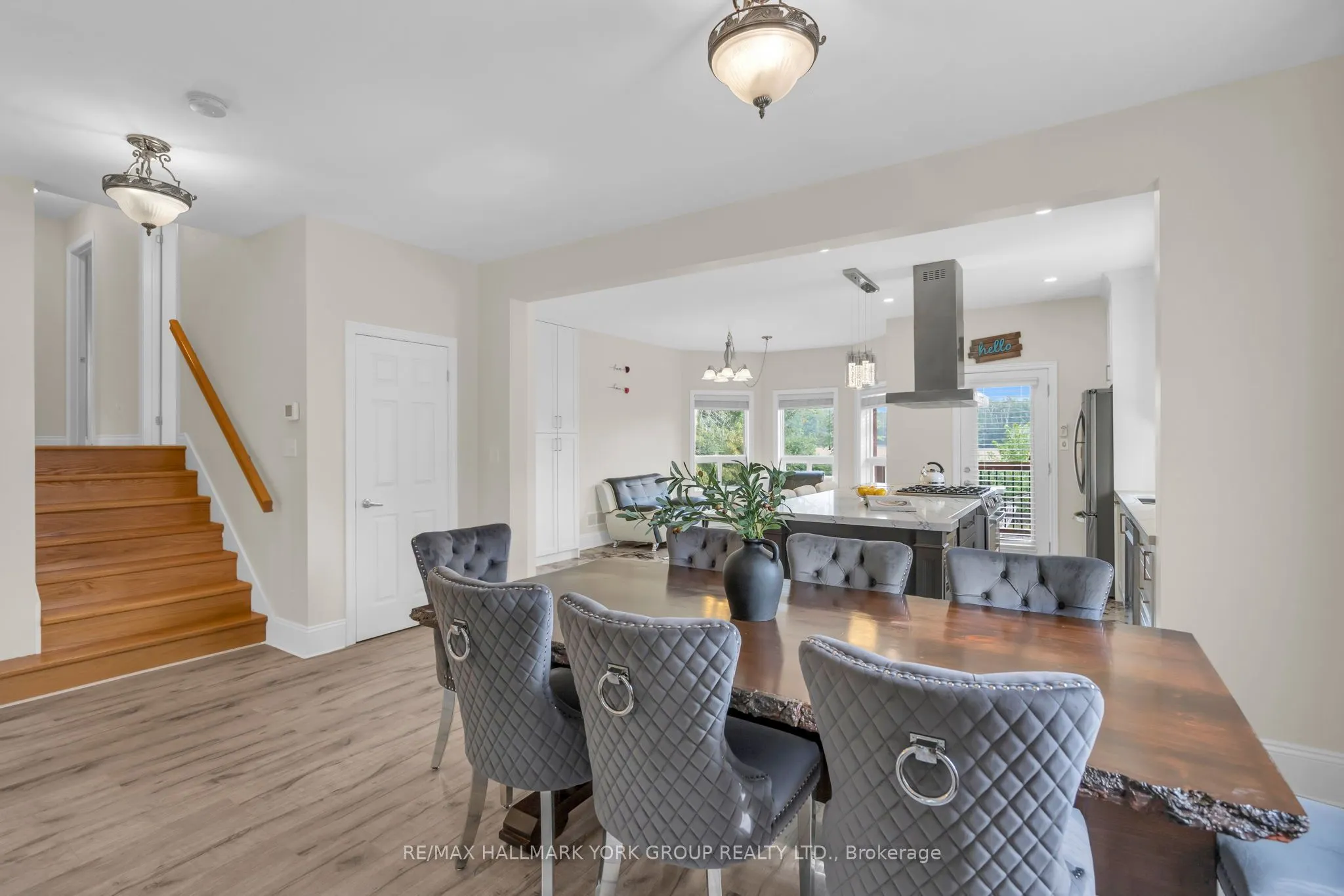 36 Ball Avenue E
