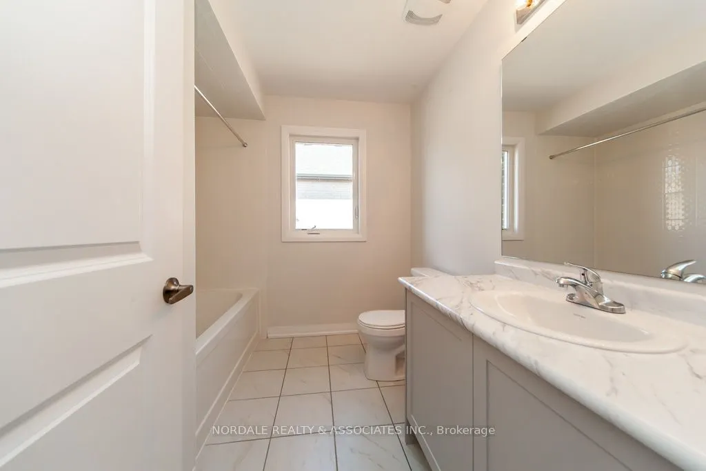 1434 STOVELL Crescent