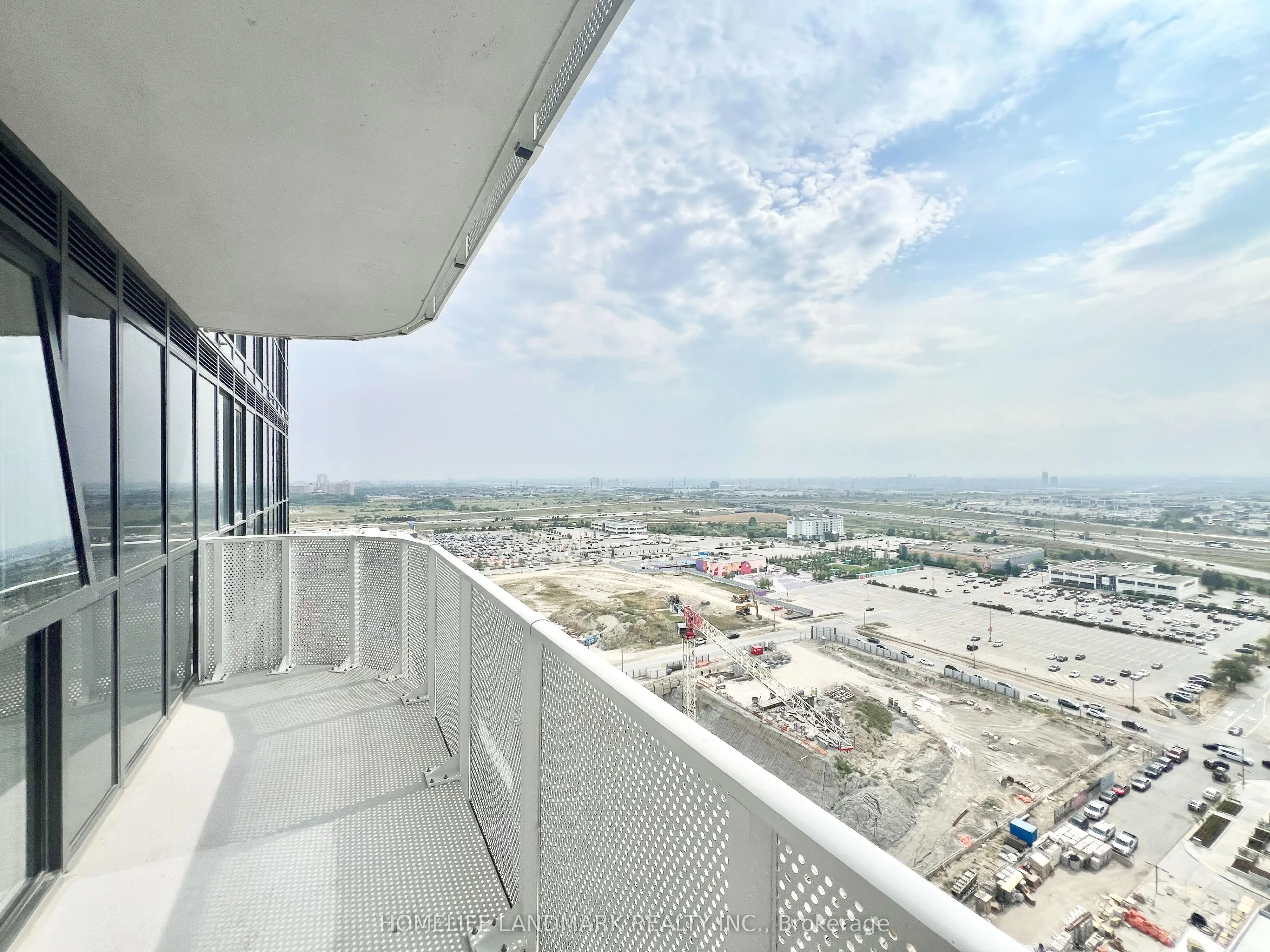 28 Interchange Way, #2315