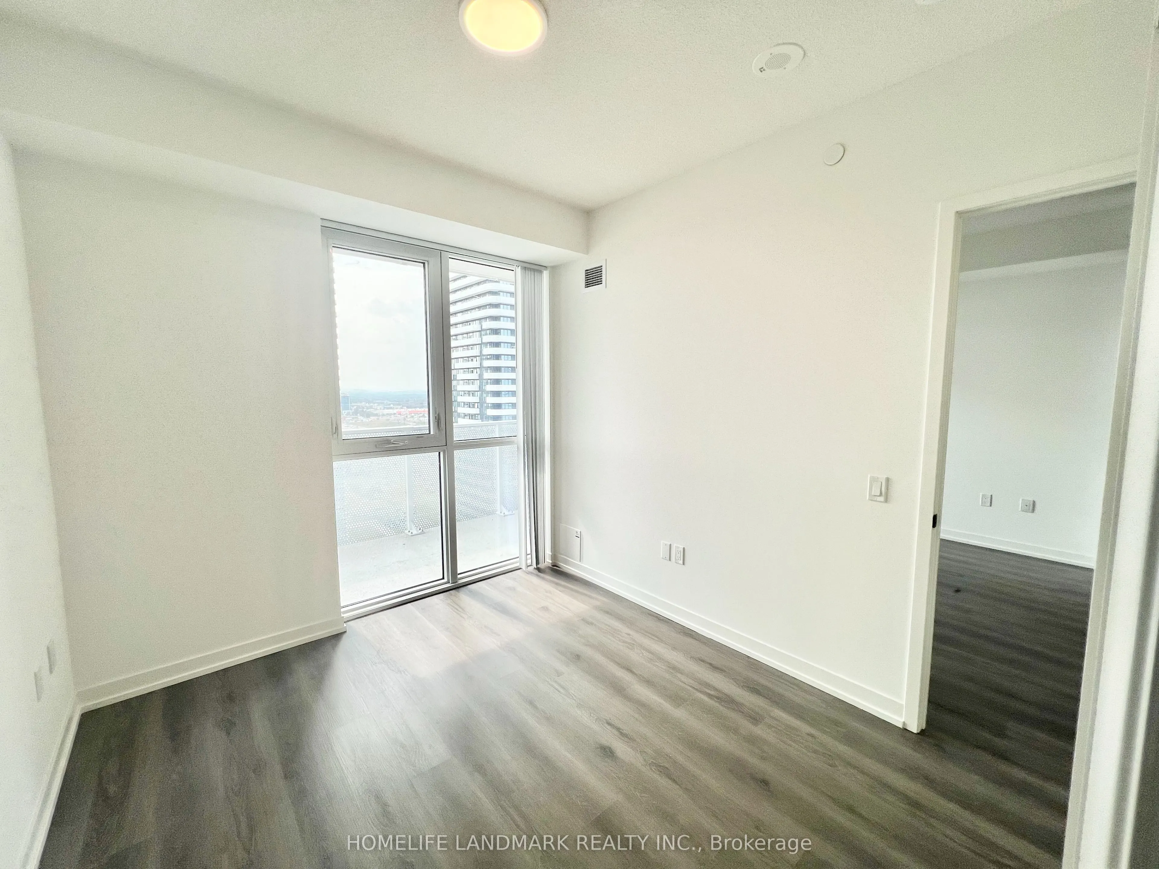 28 Interchange Way, #2315
