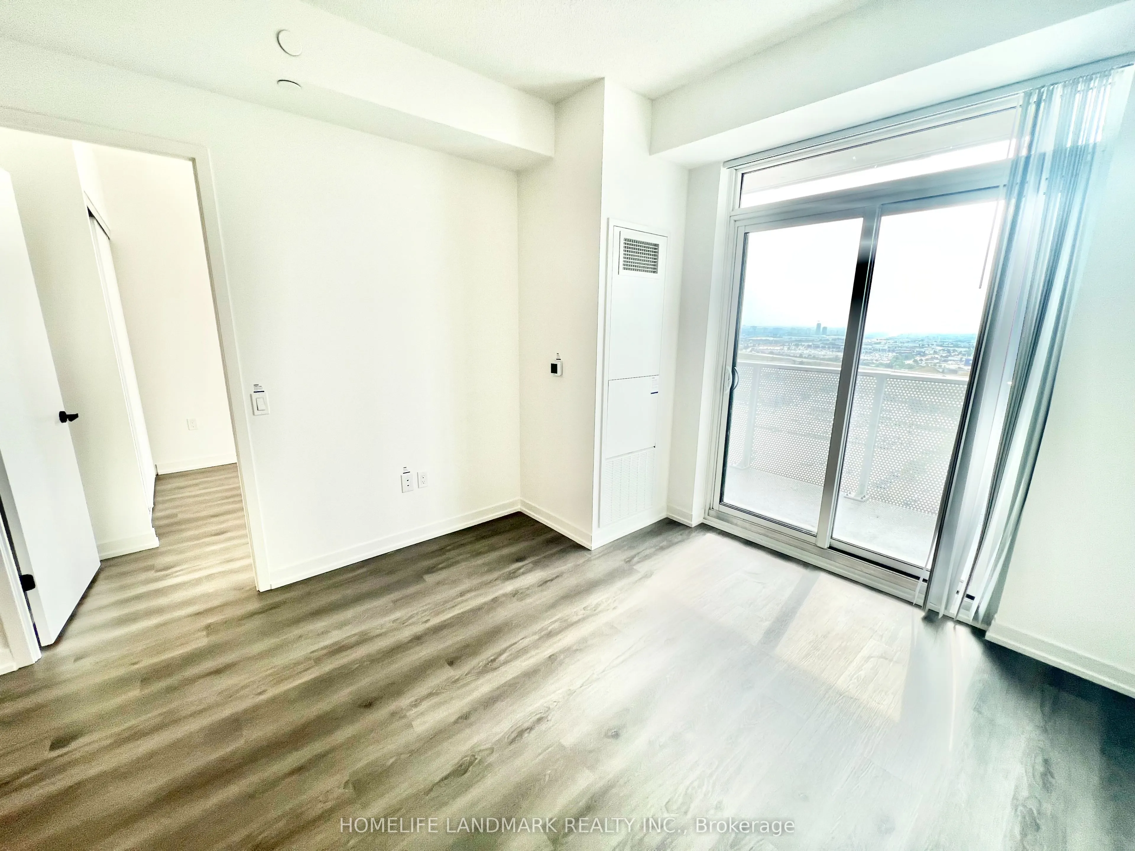 28 Interchange Way, #2315