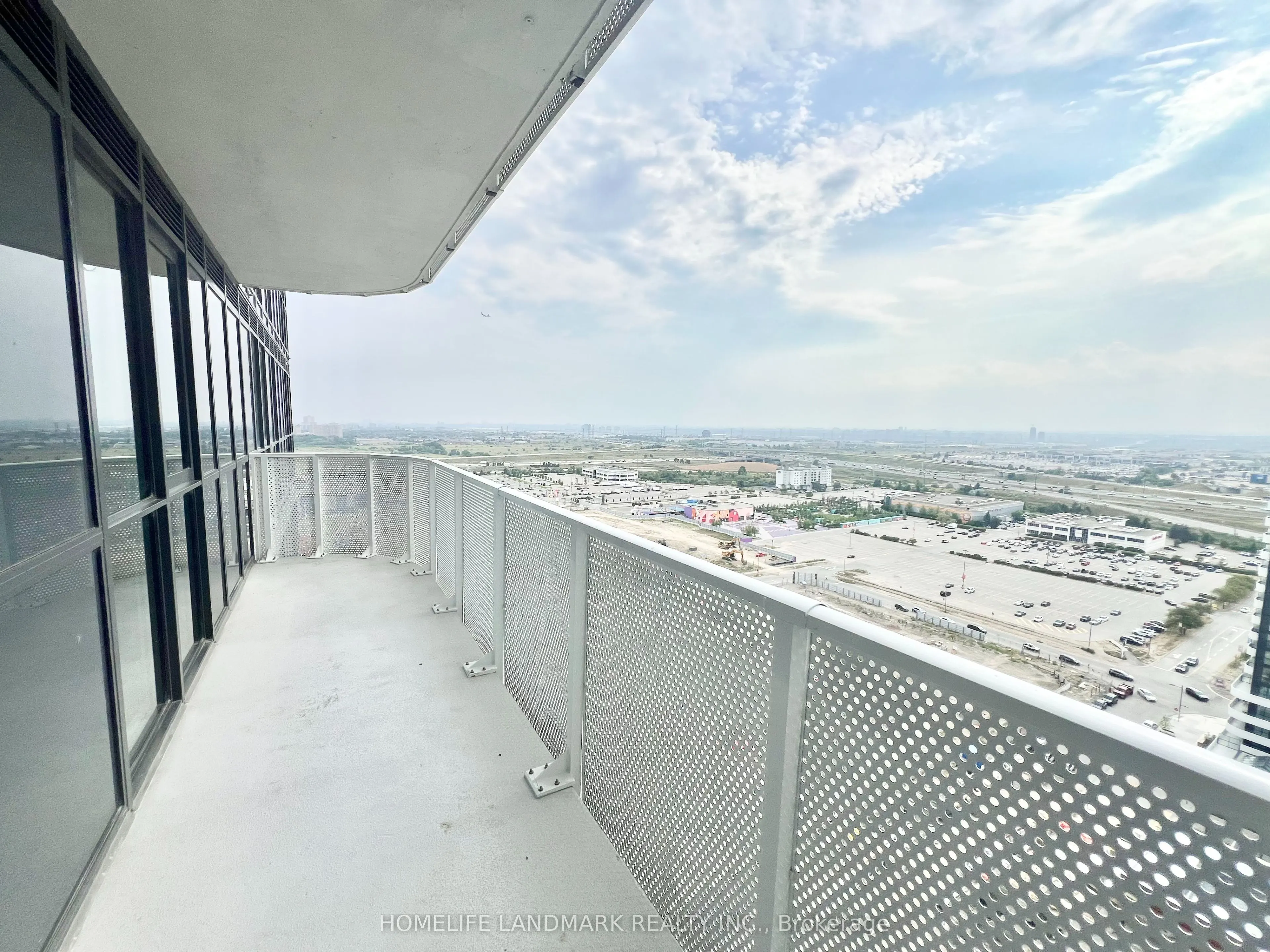 28 Interchange Way, #2315