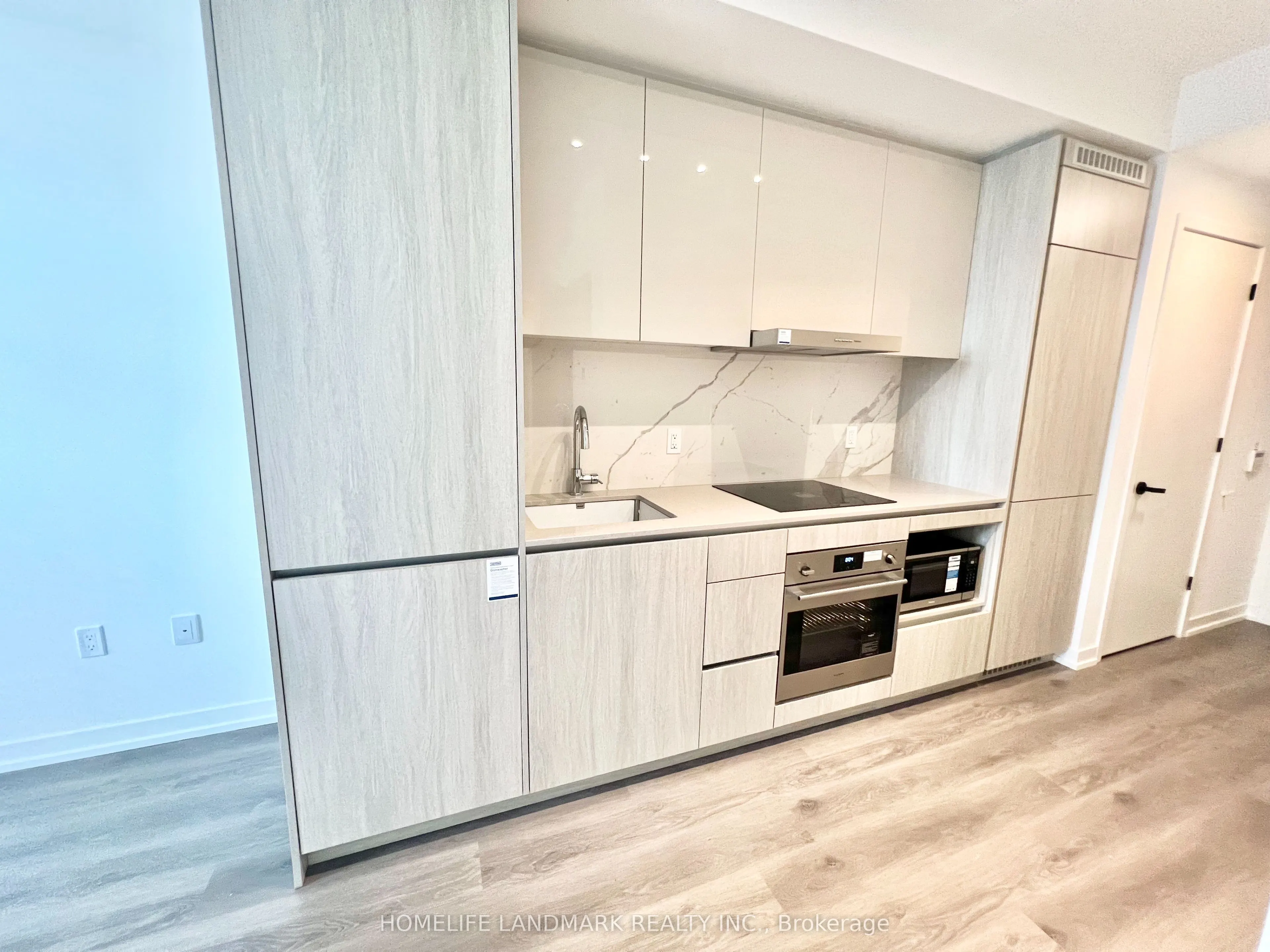 28 Interchange Way, #2315