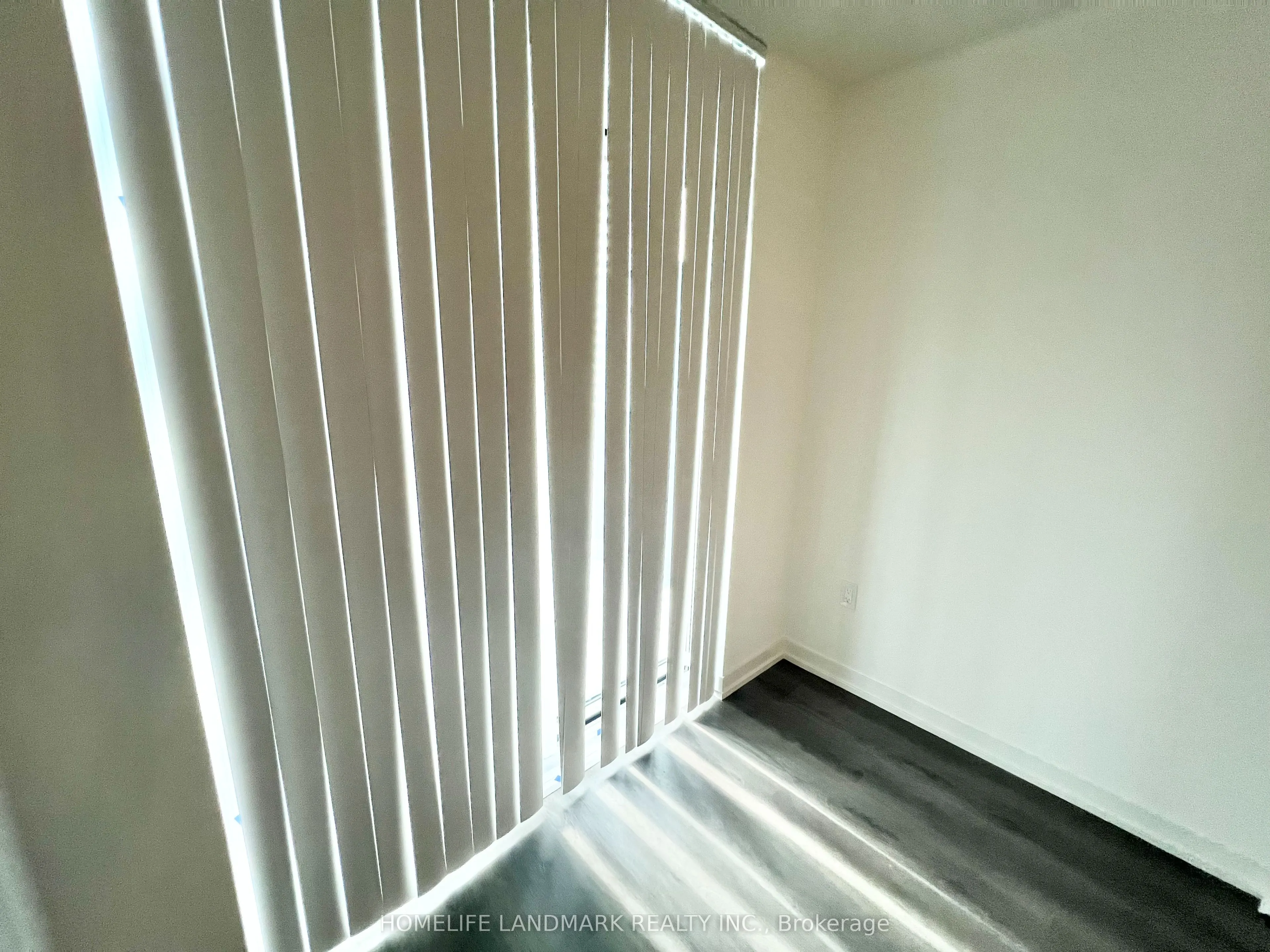 28 Interchange Way, #2315