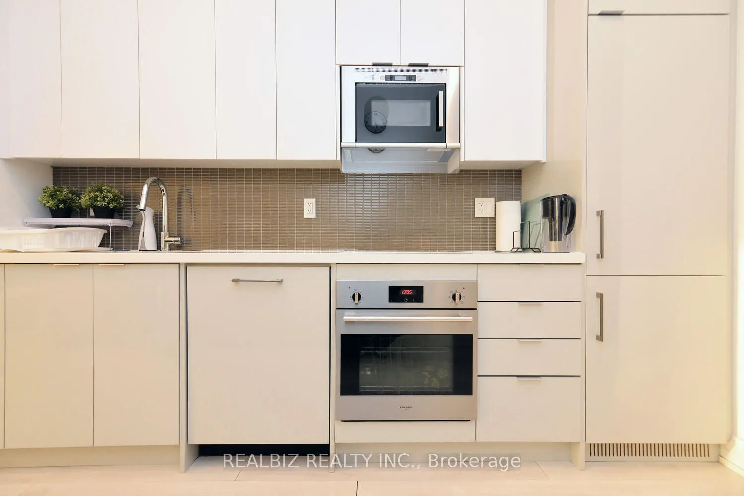 2908 Highway 7 Road, #1605