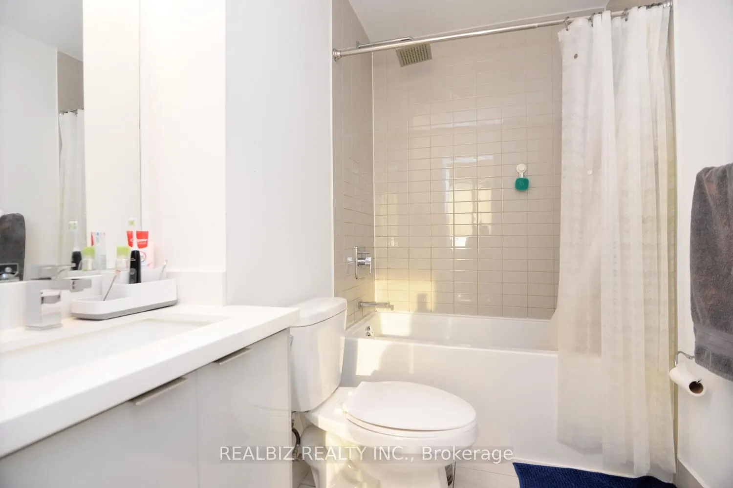 2908 Highway 7 Road, #1605