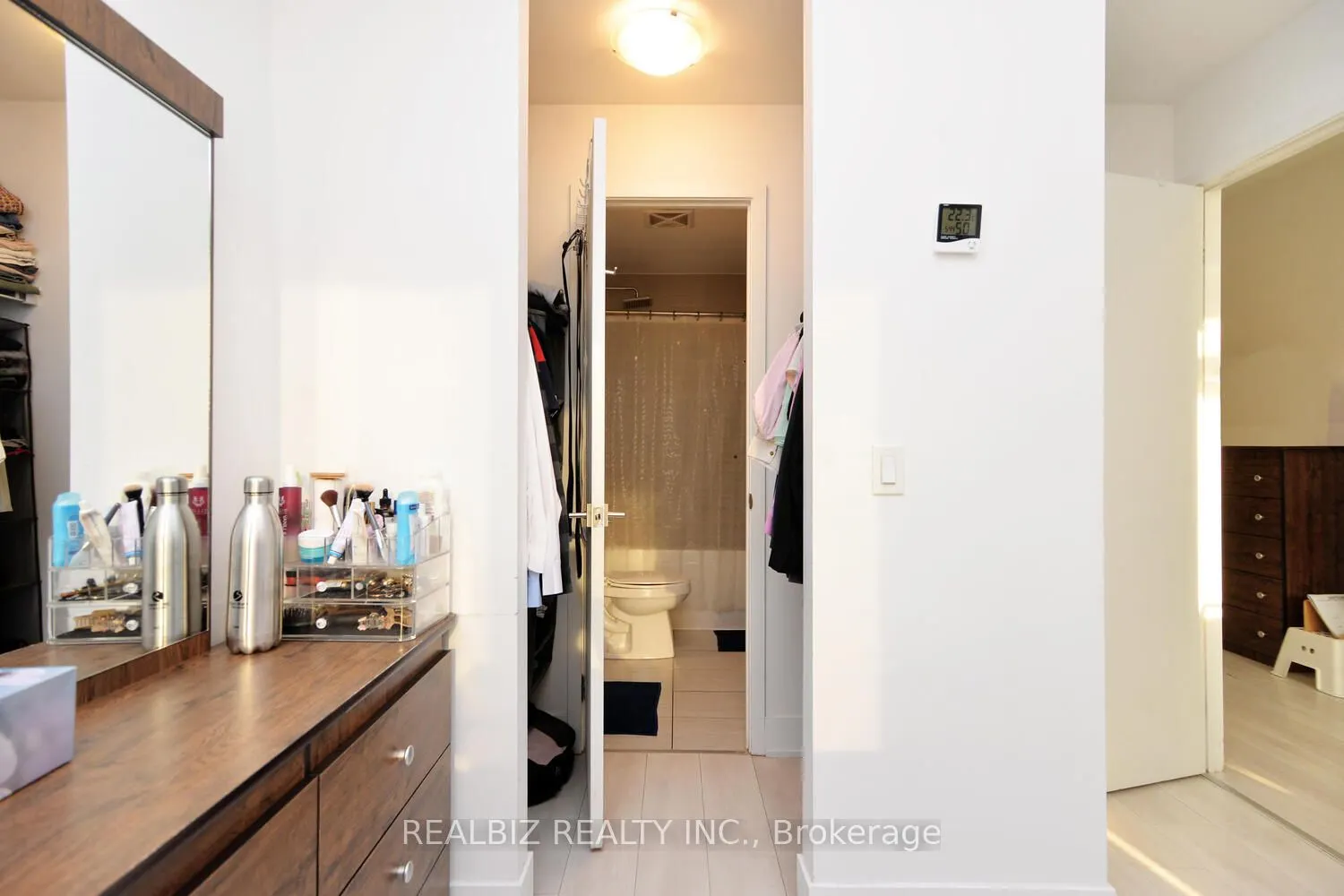 2908 Highway 7 Road, #1605