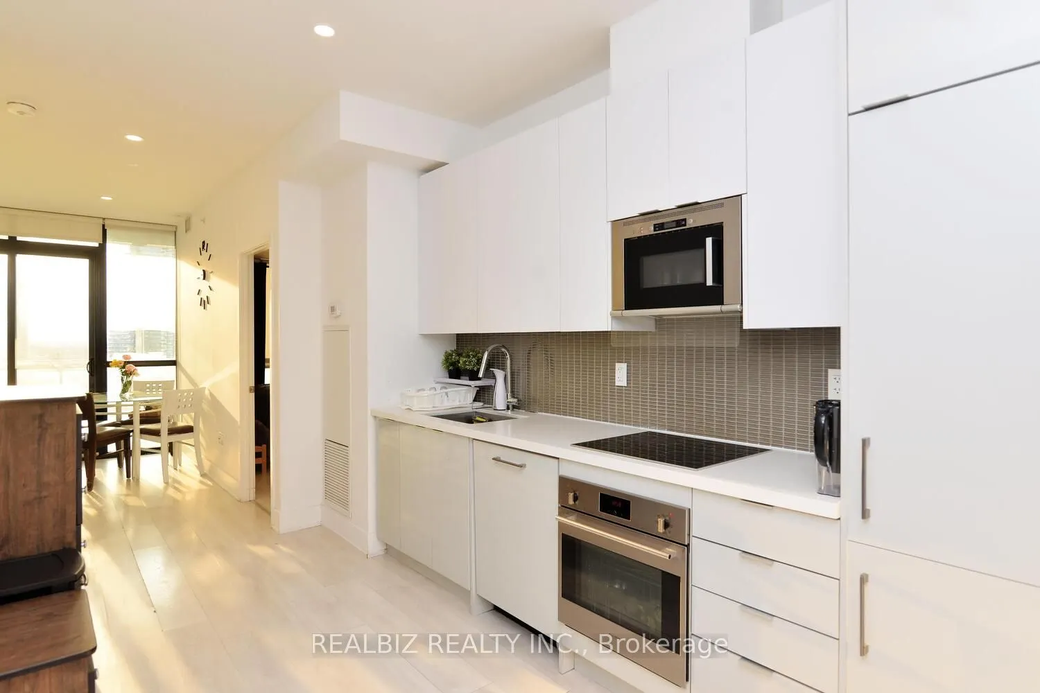 2908 Highway 7 Road, #1605