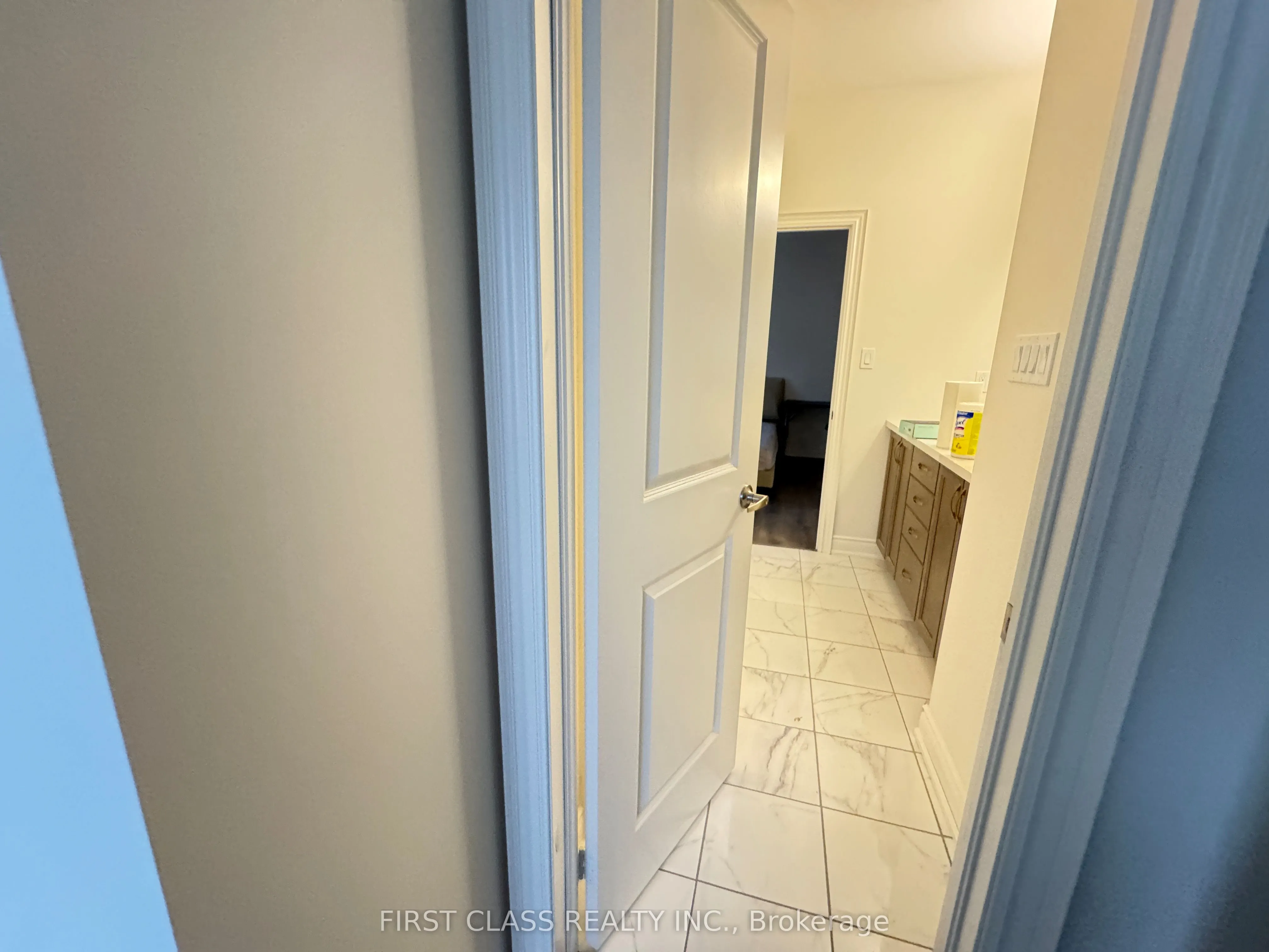 11 Kenneth Appleton Avenue