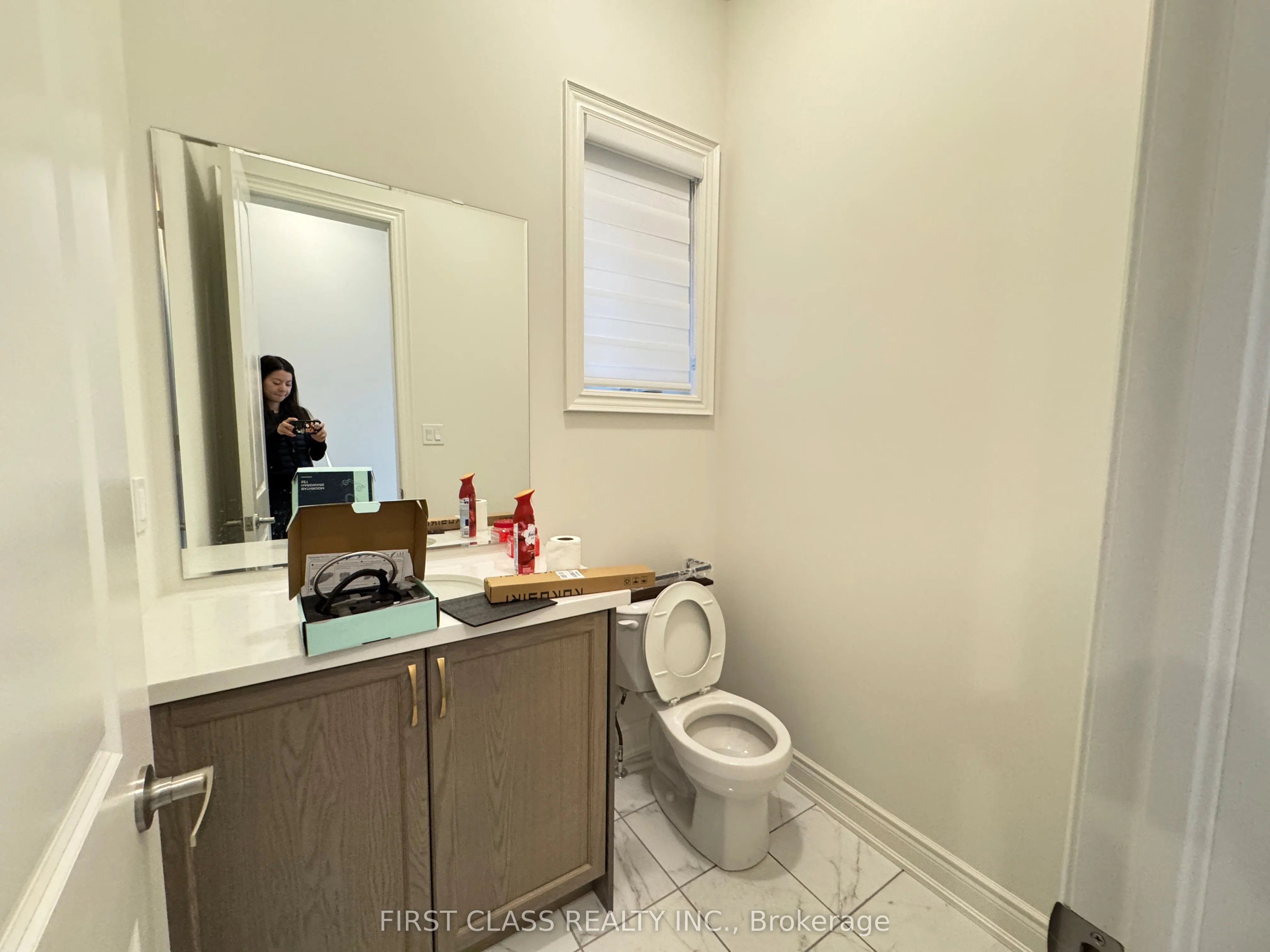 11 Kenneth Appleton Avenue