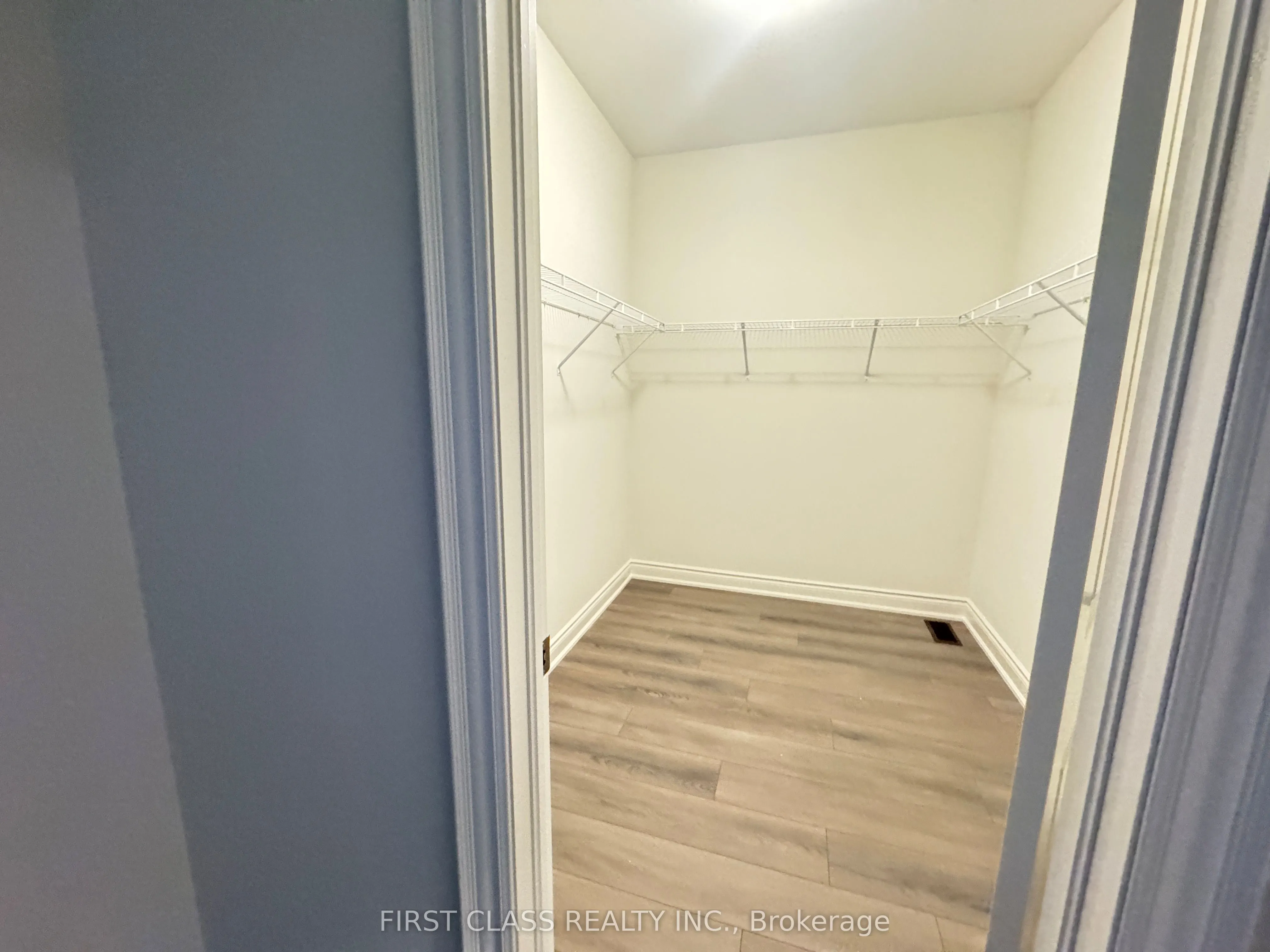 11 Kenneth Appleton Avenue