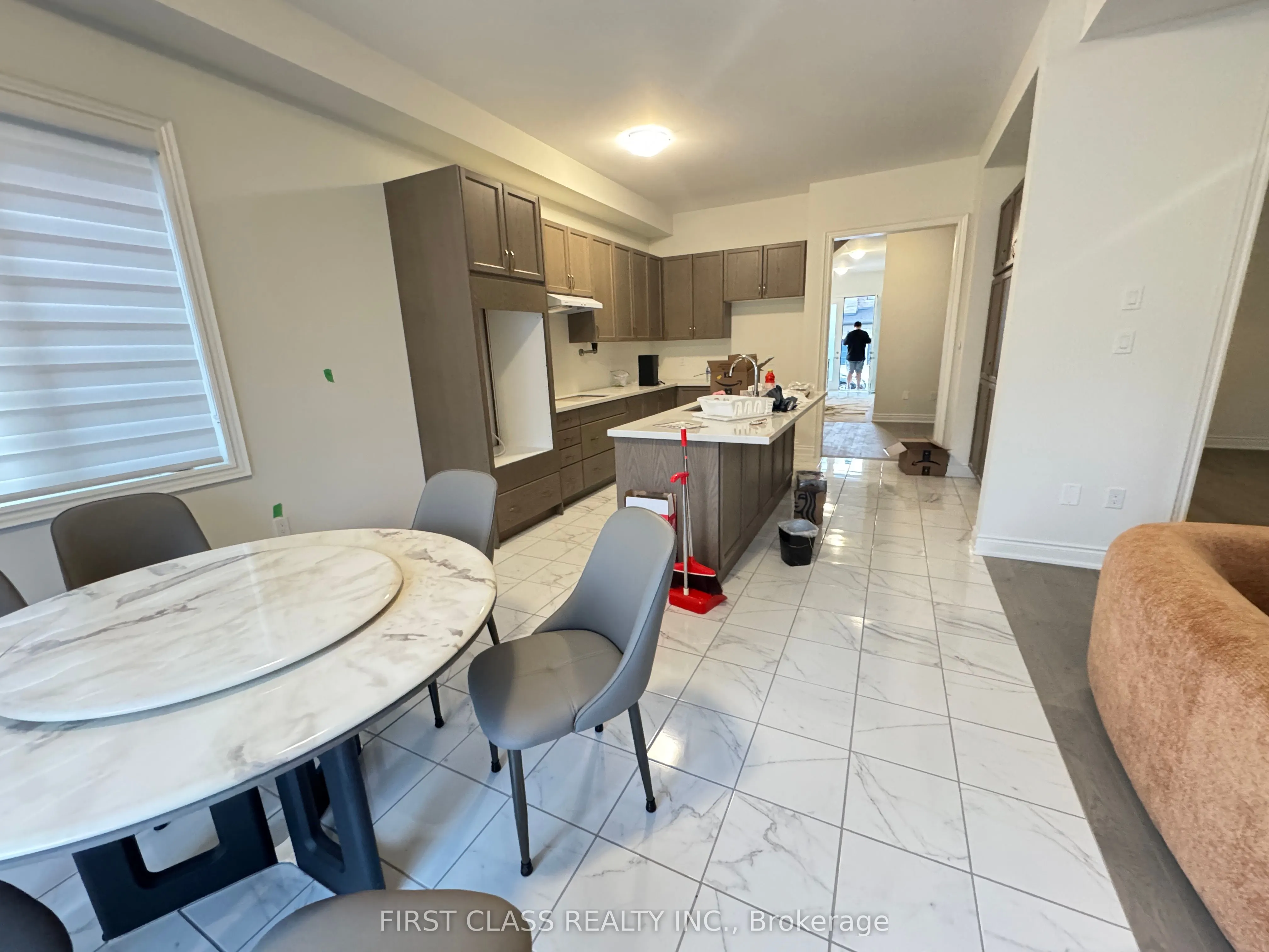 11 Kenneth Appleton Avenue