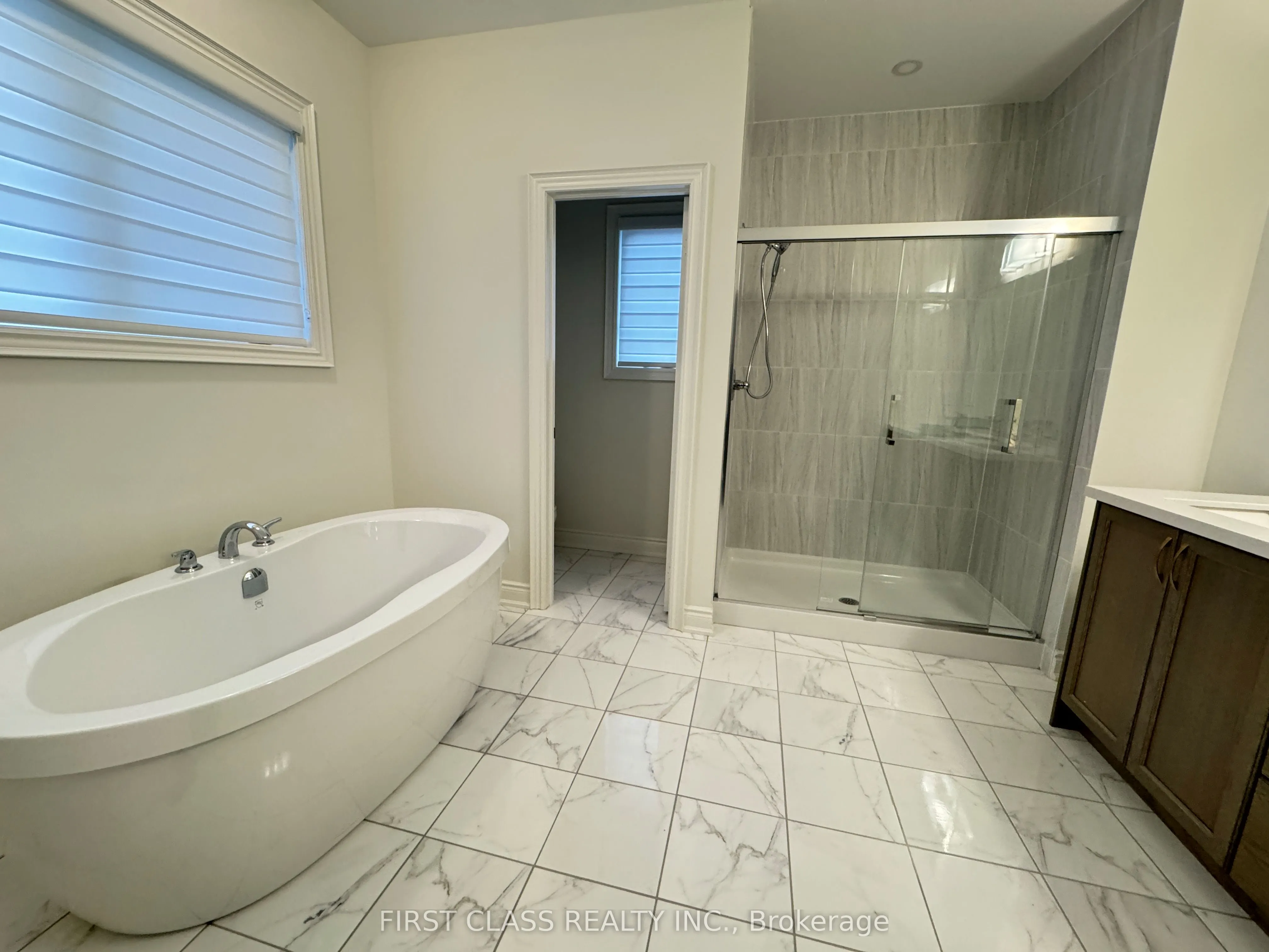 11 Kenneth Appleton Avenue