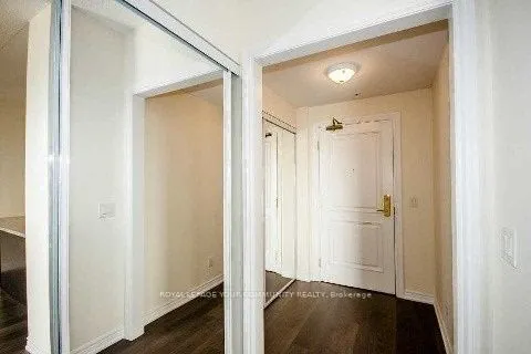9255 Jane Street, #1006