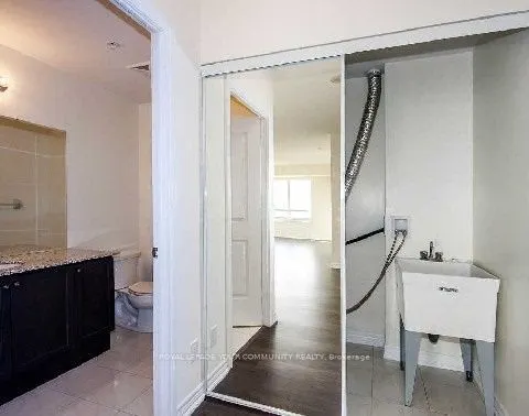 9255 Jane Street, #1006