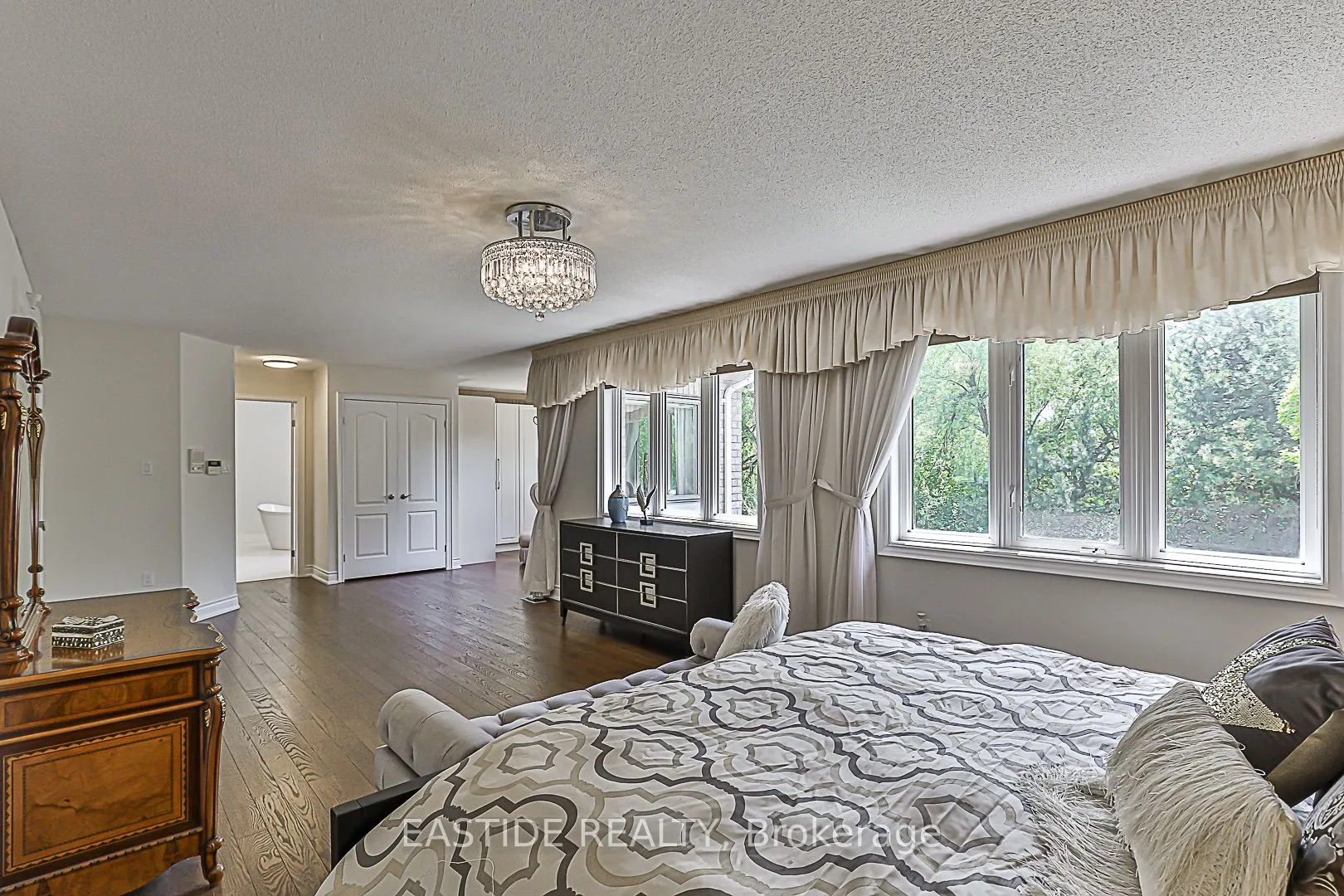 27 Brimwood Crescent