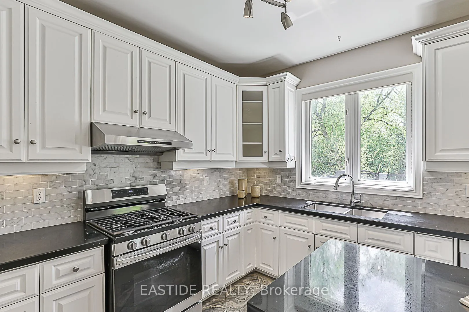 27 Brimwood Crescent