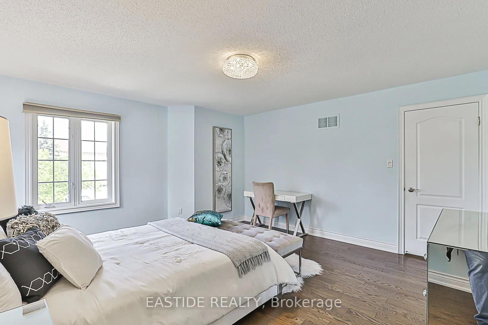 27 Brimwood Crescent