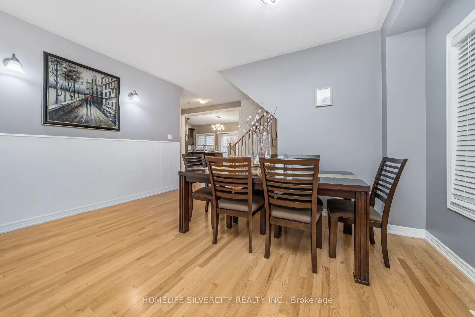 28 Swenson Street S