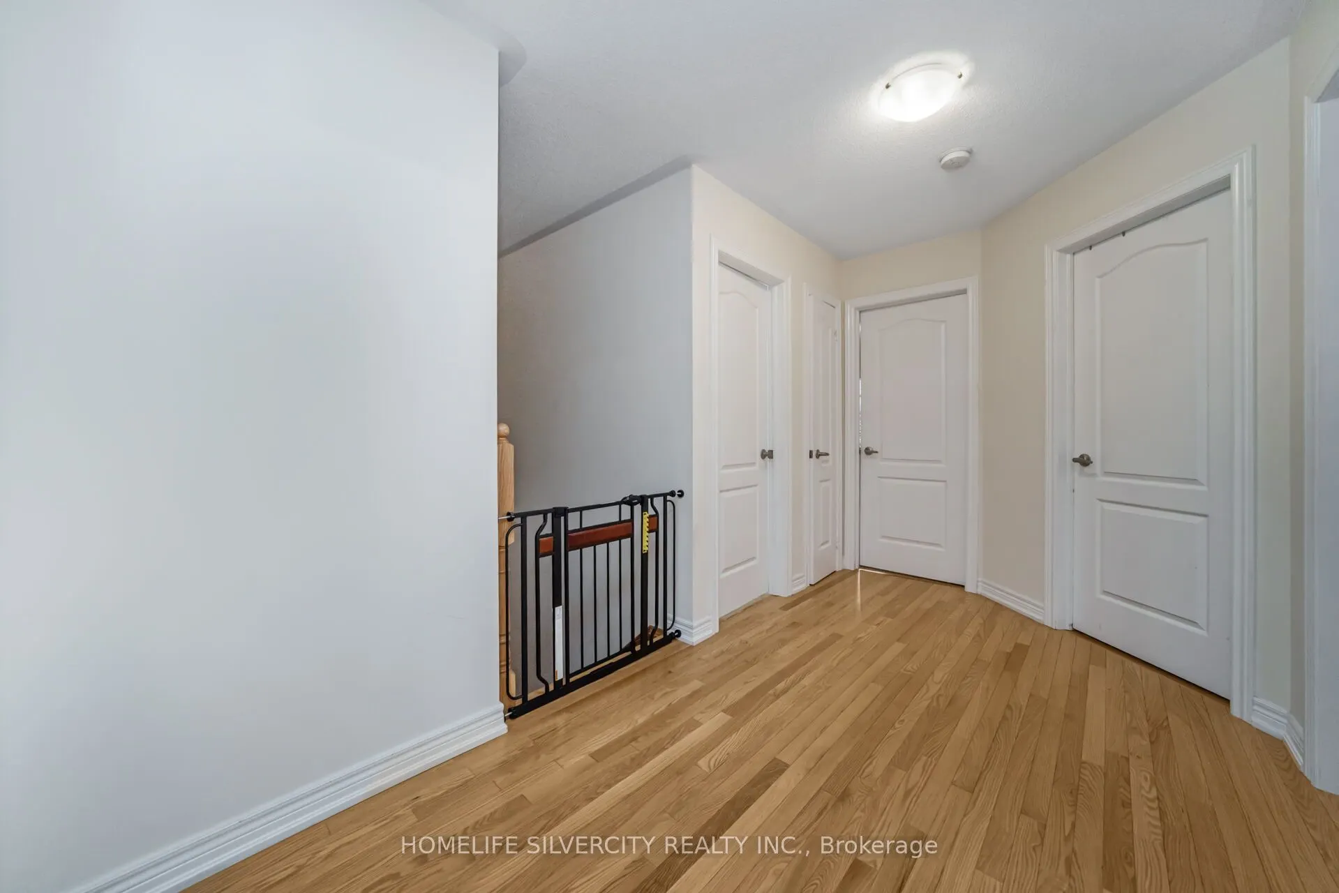 28 Swenson Street S