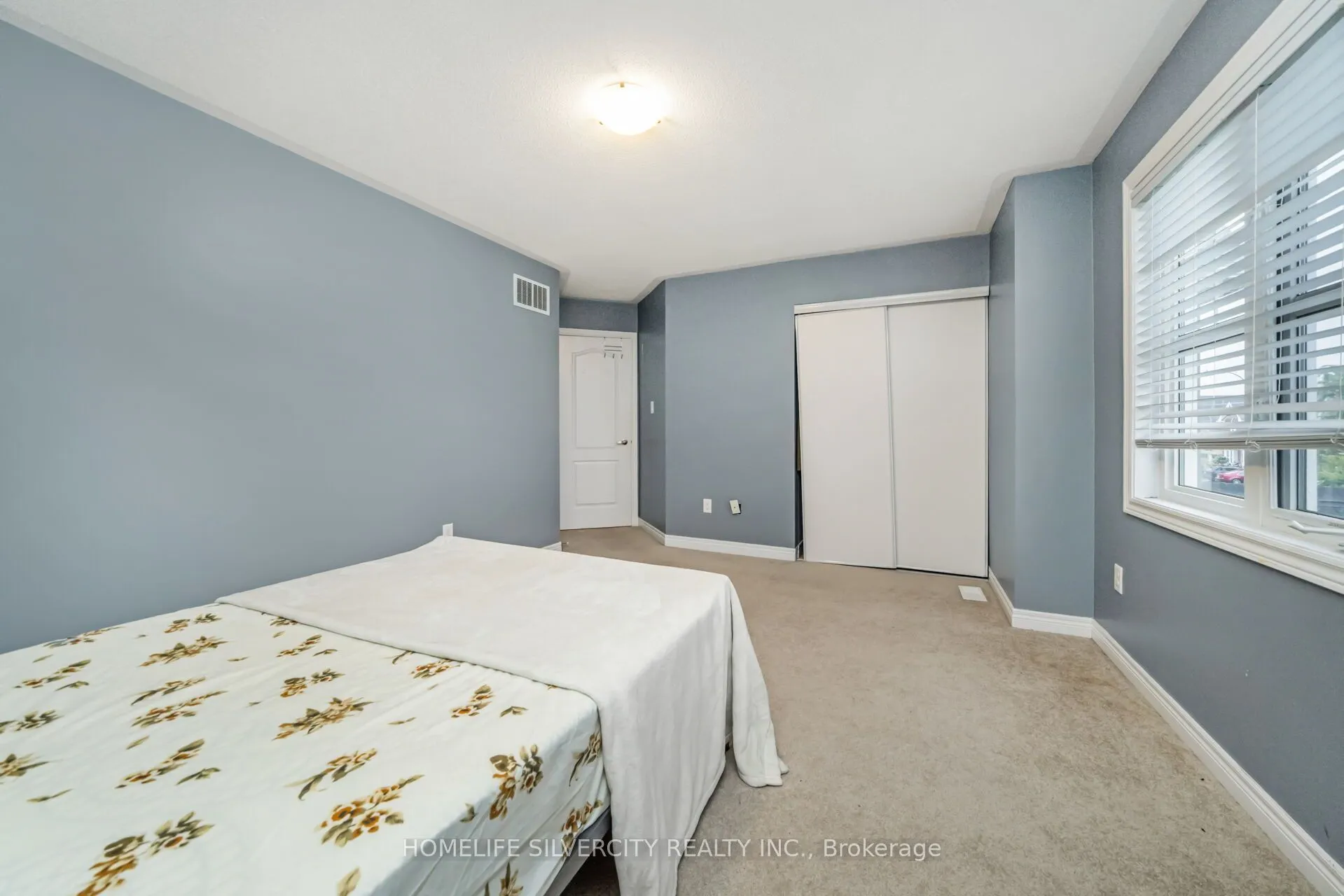 28 Swenson Street S