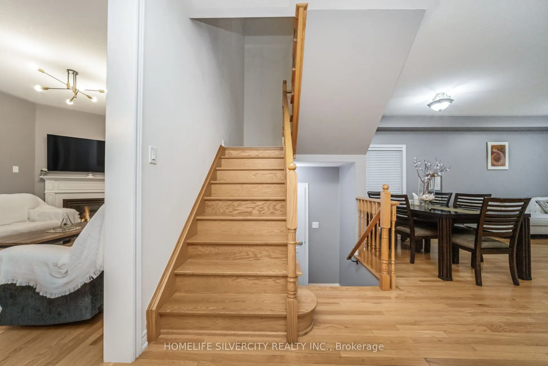 28 Swenson Street S