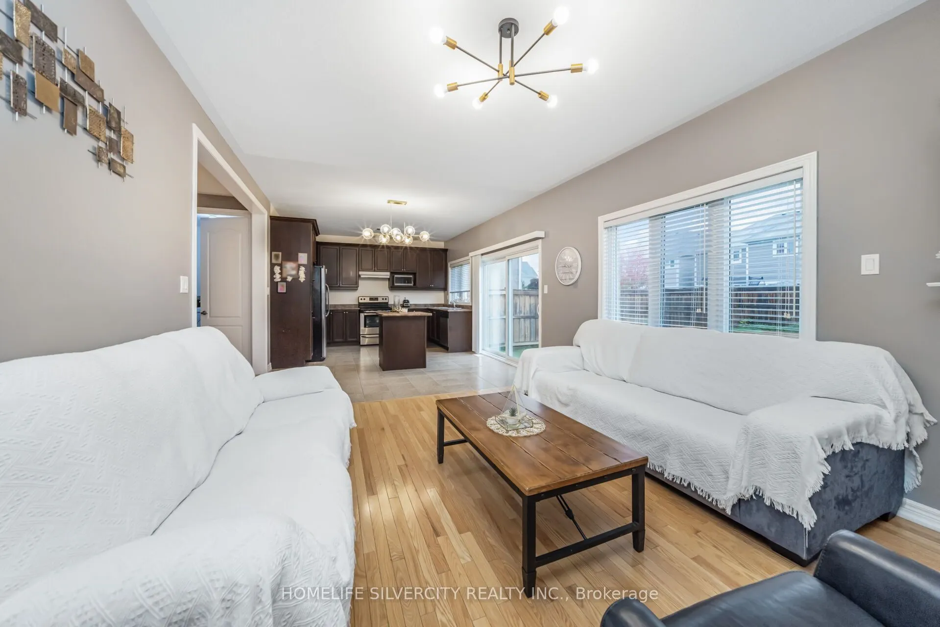 28 Swenson Street S