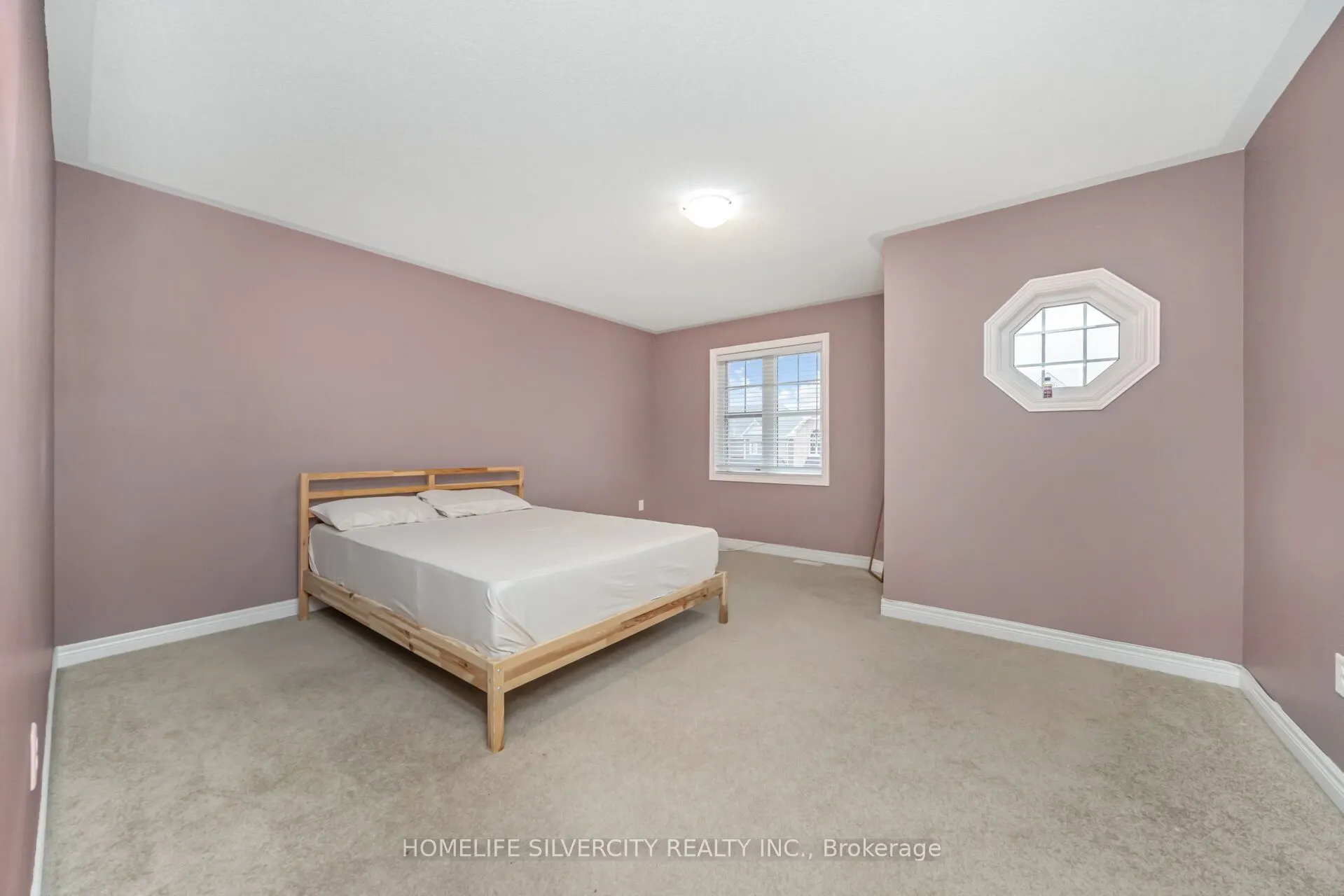 28 Swenson Street S