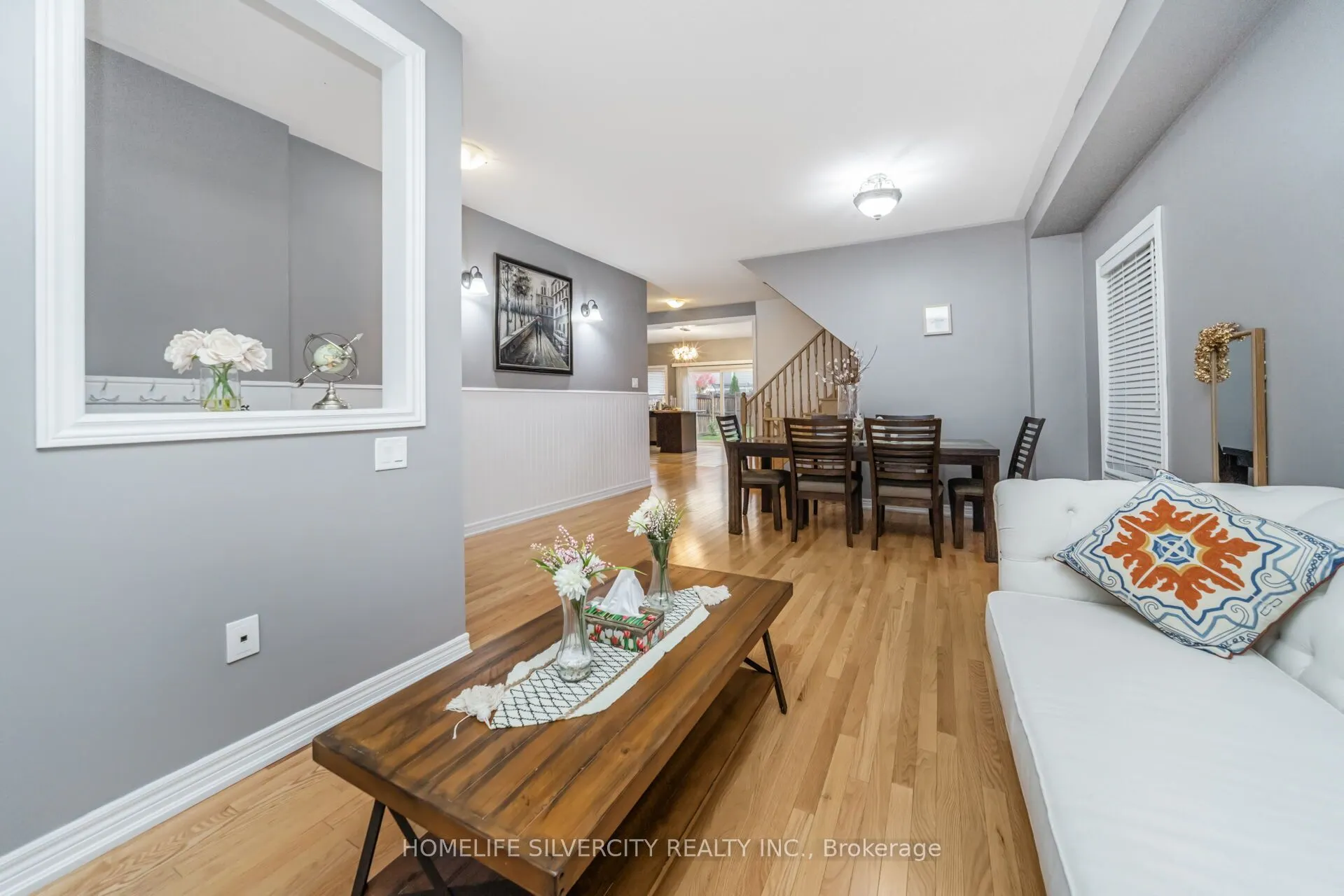 28 Swenson Street S