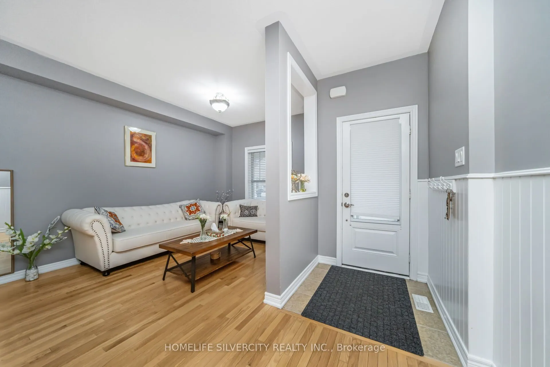 28 Swenson Street S