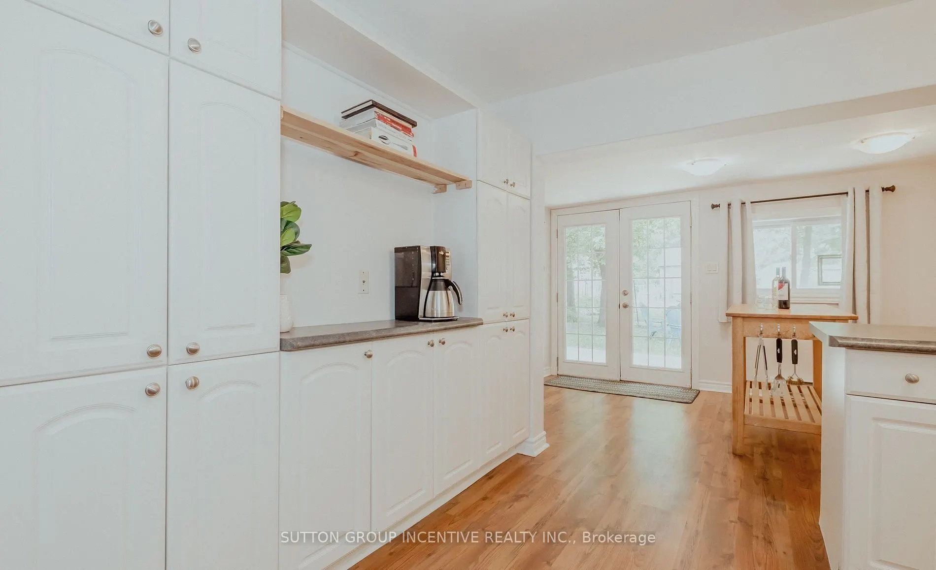 711 Innisfil Beach Road