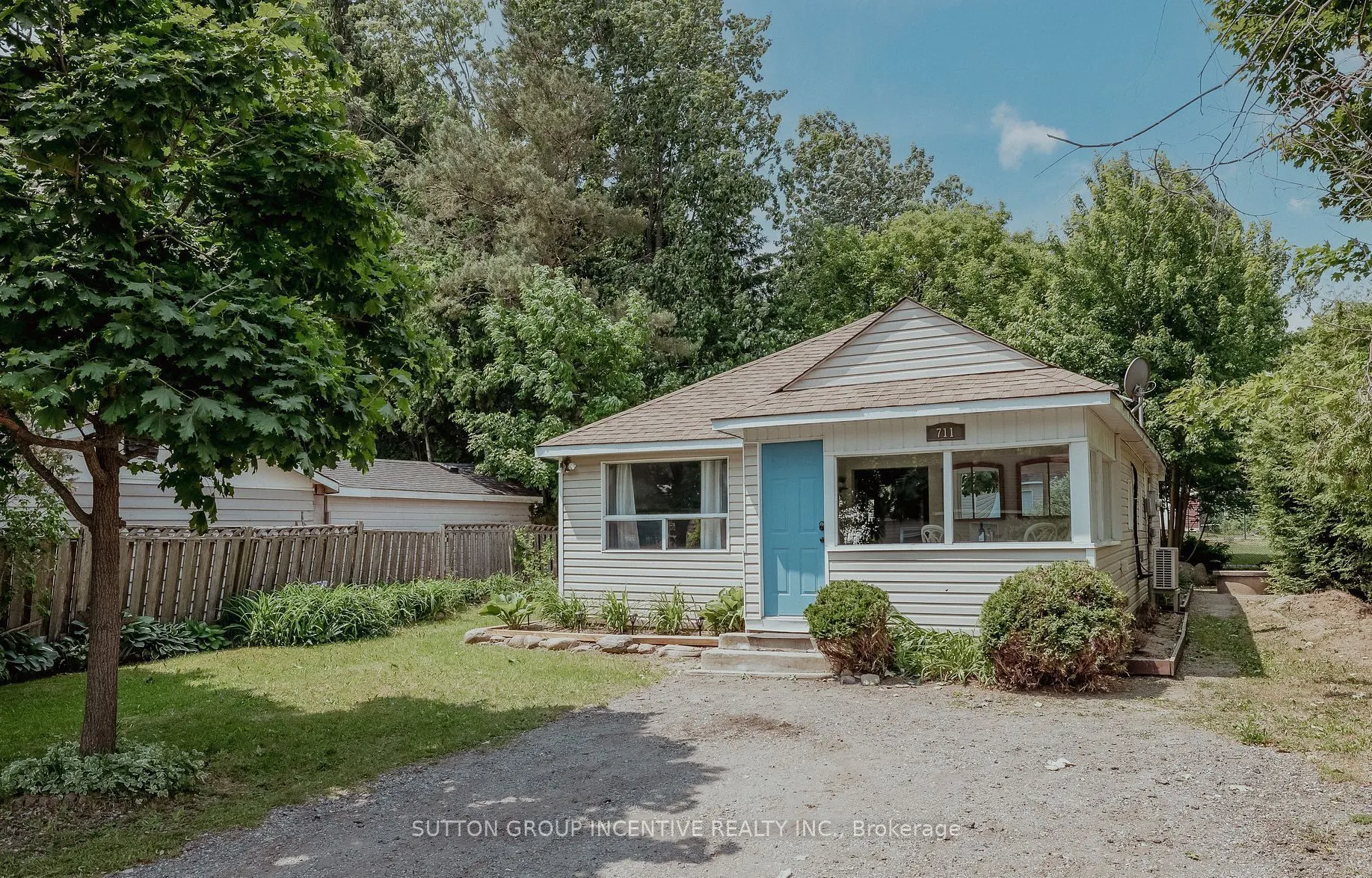 711 Innisfil Beach Road