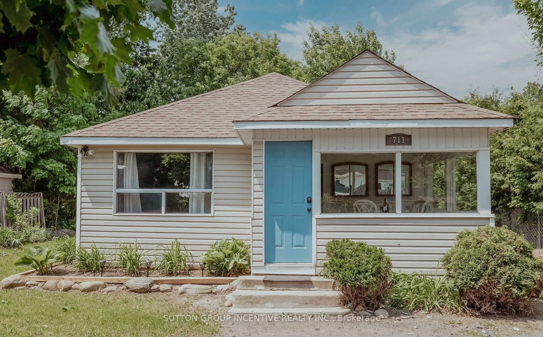 711 Innisfil Beach Road