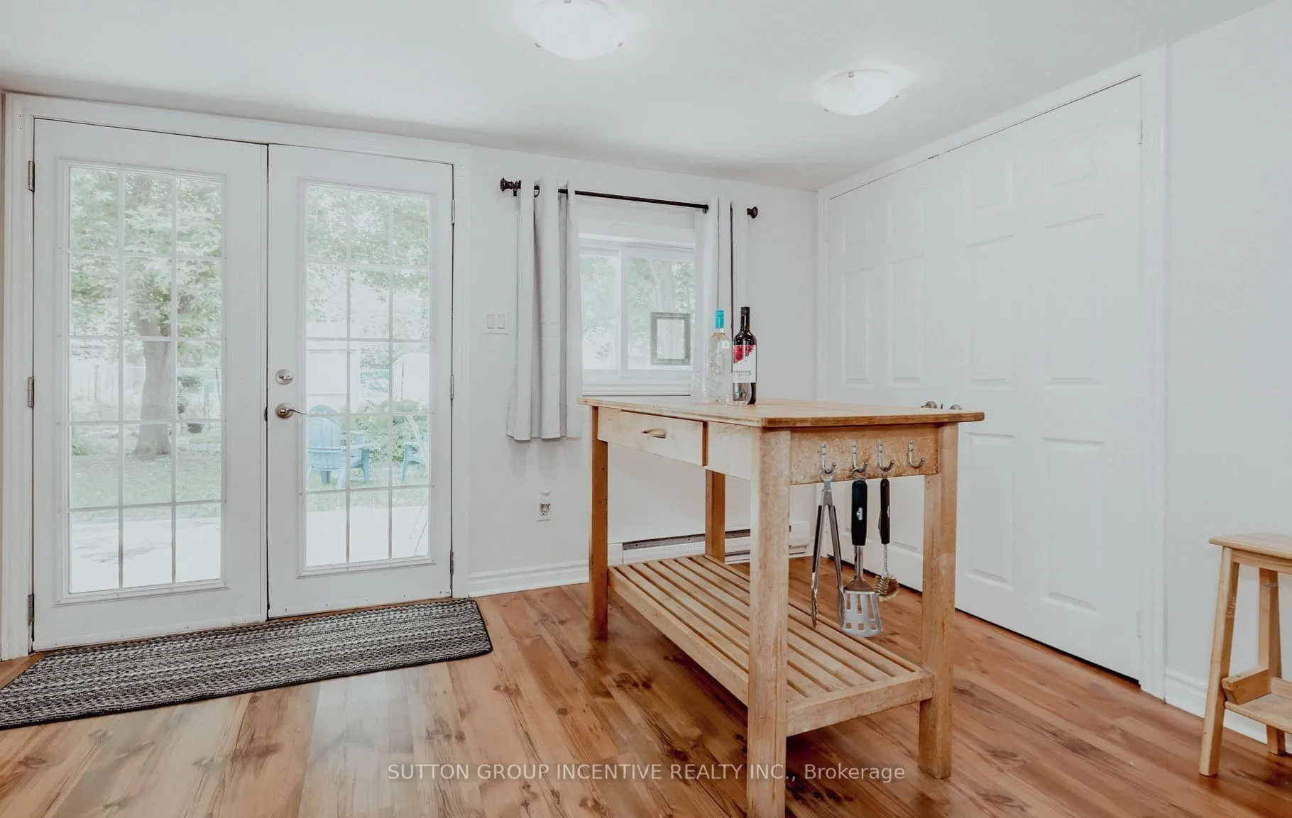 711 Innisfil Beach Road