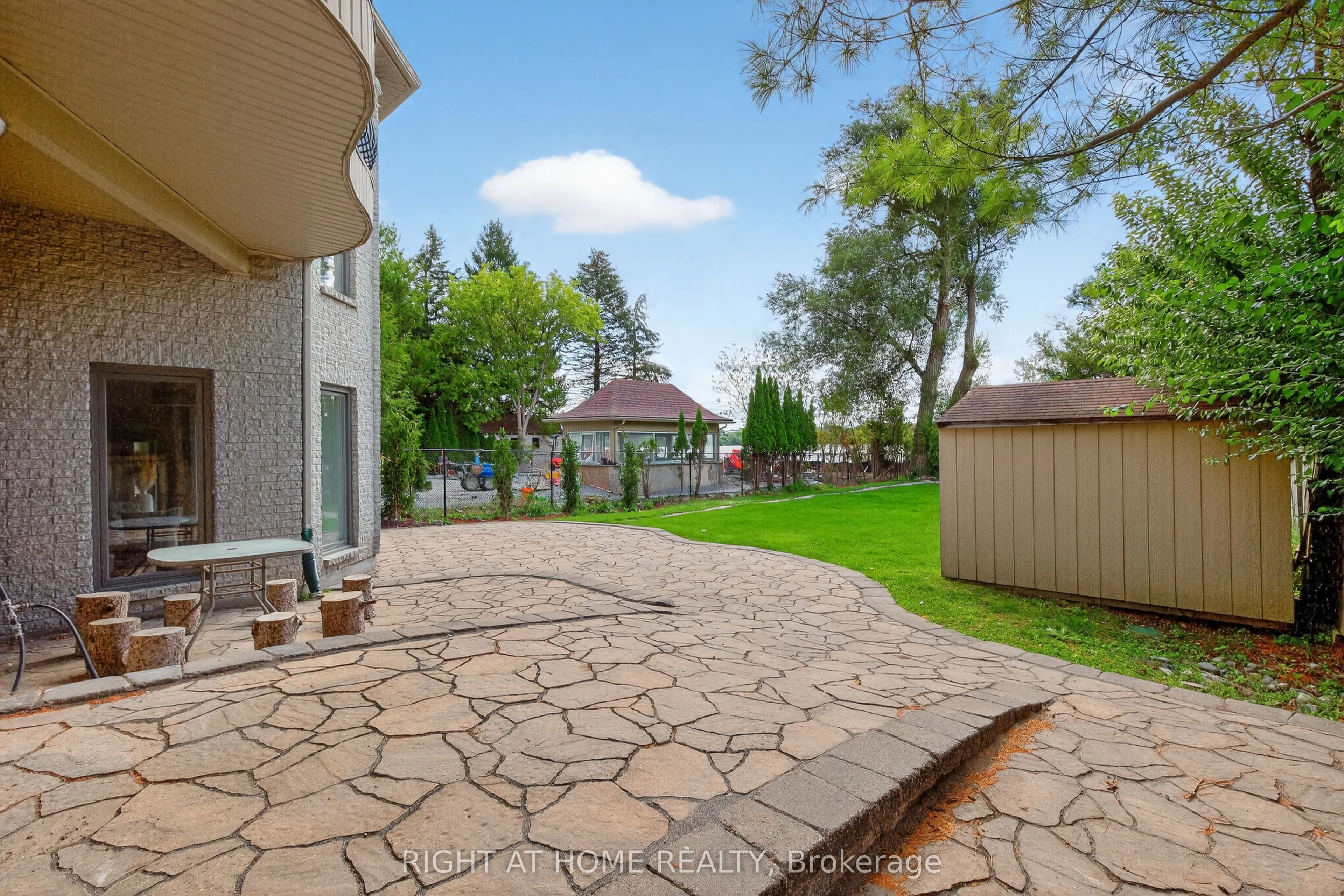 429 North Lake Road