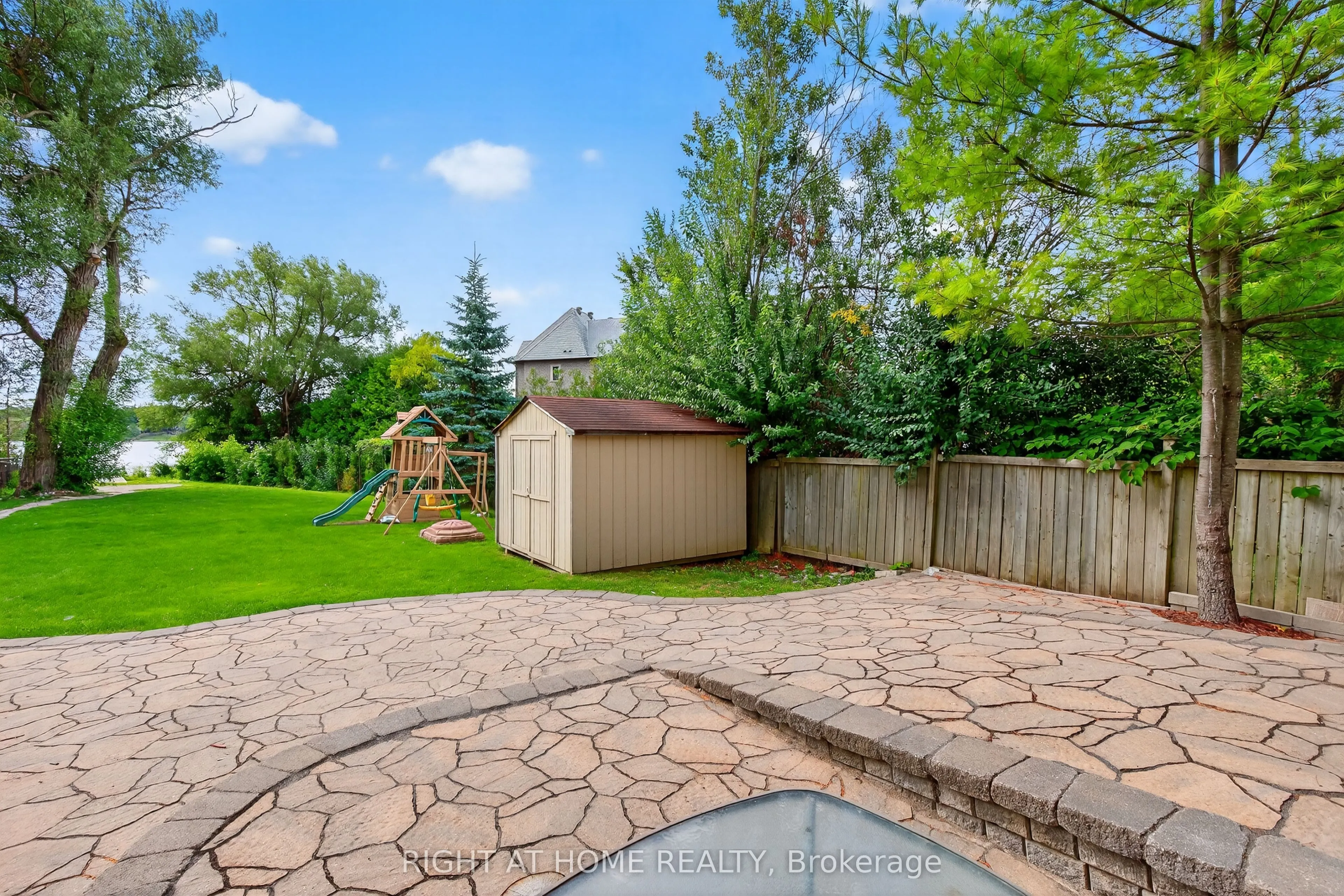 429 North Lake Road
