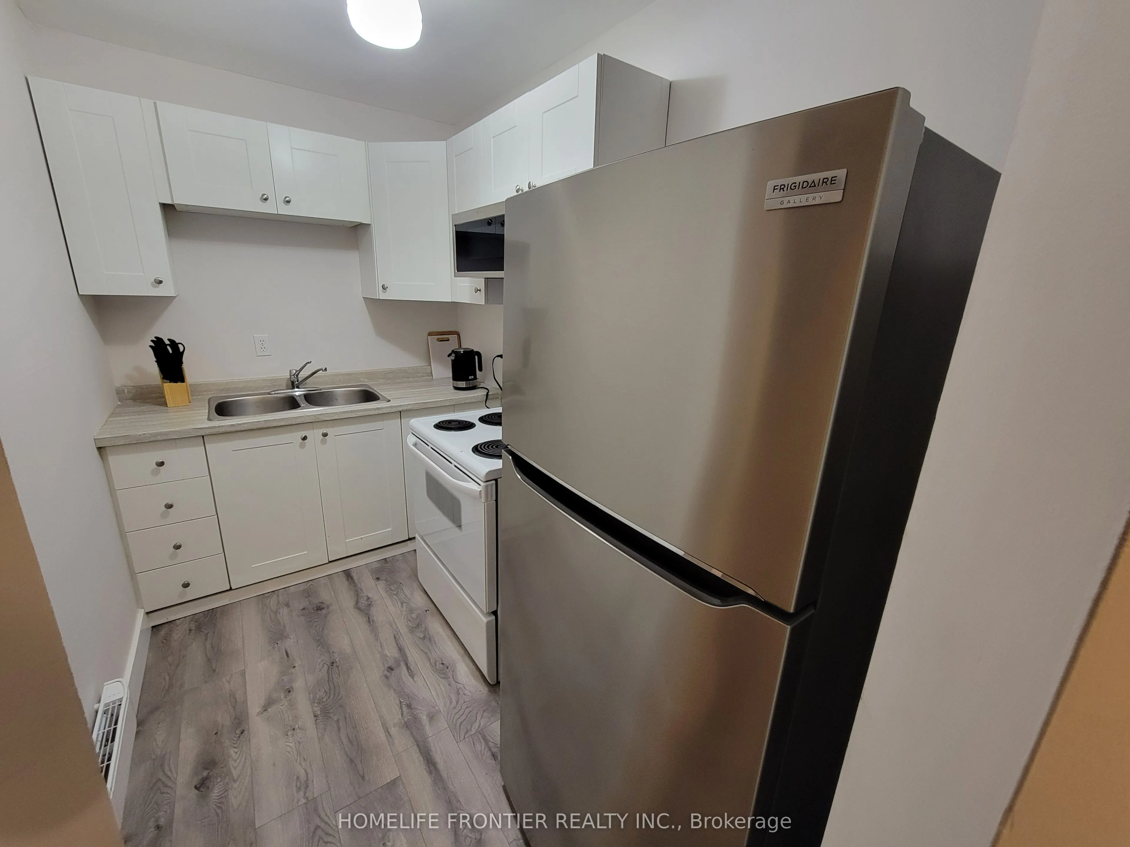 1015 Arnold Street, #4