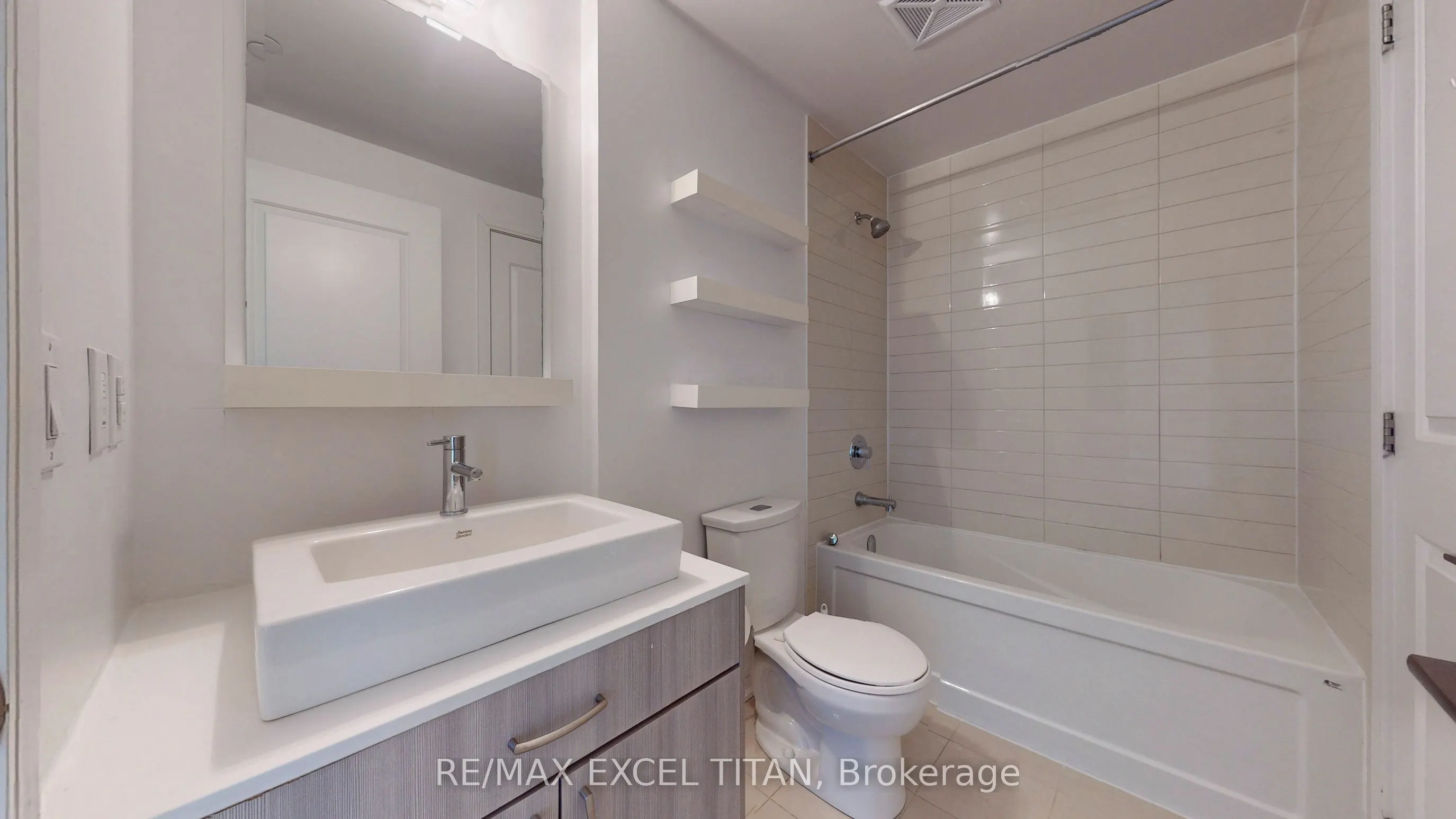9205 Yonge Street, #309