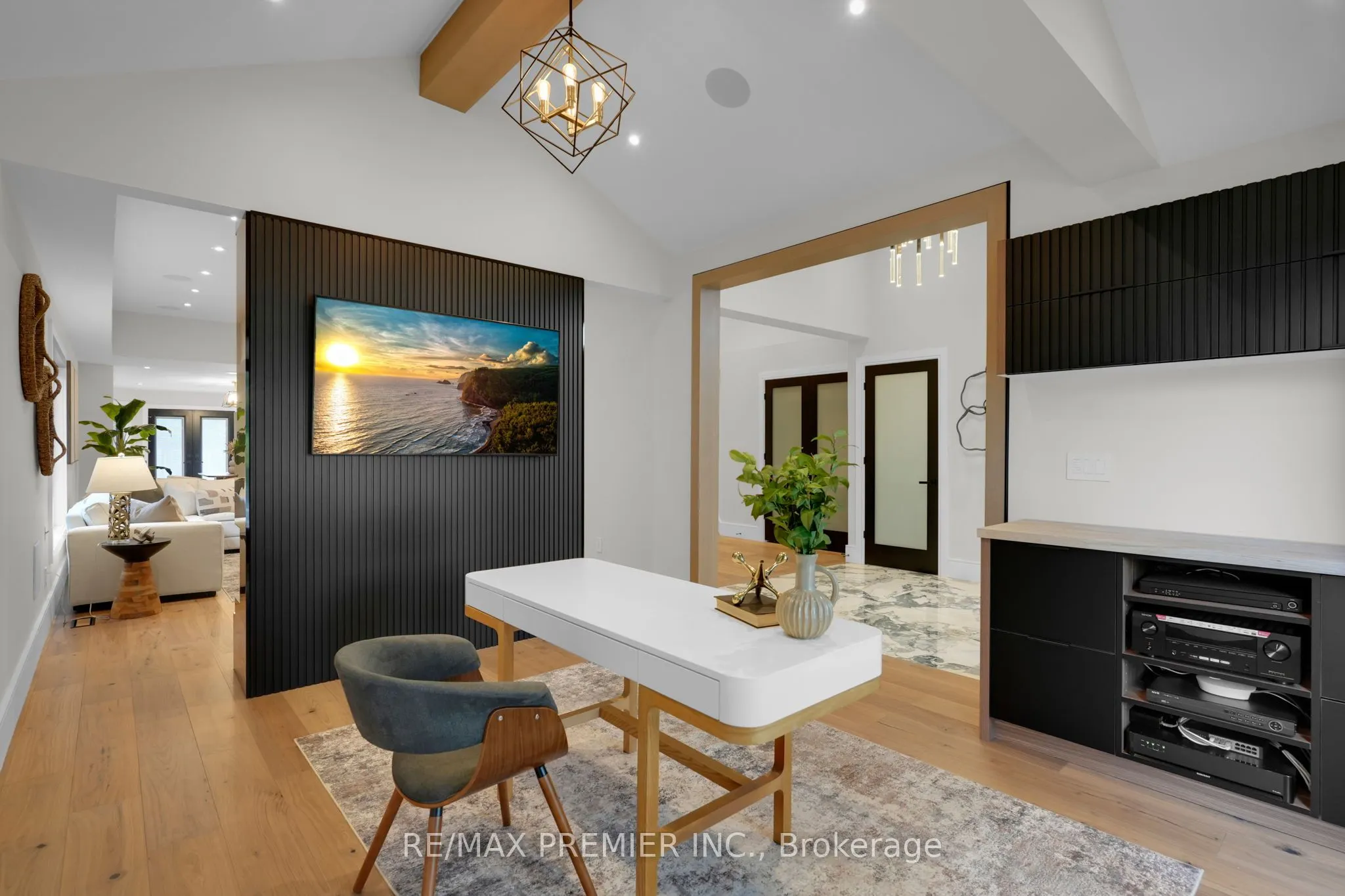 19 Polo Crescent