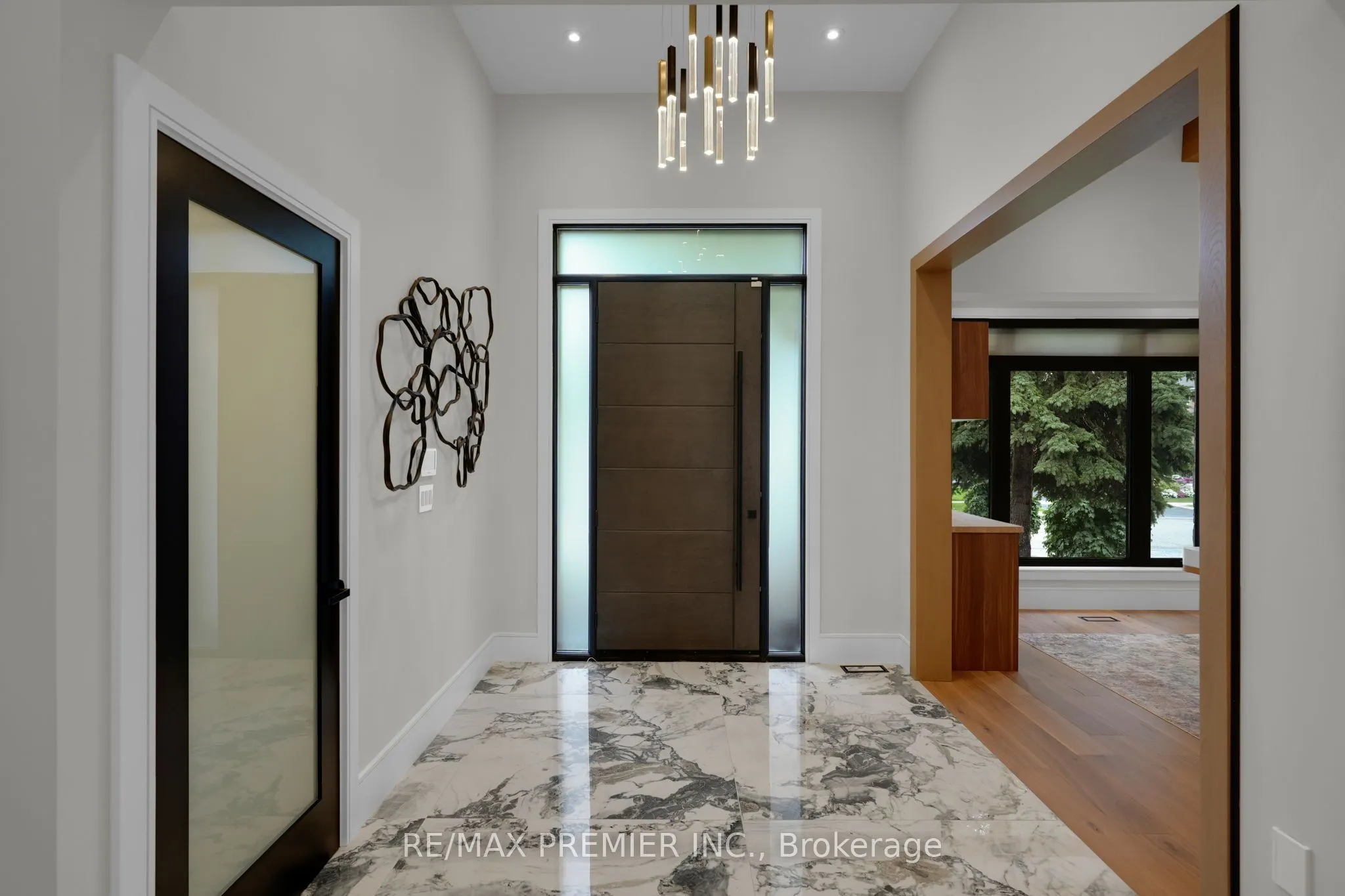 19 Polo Crescent