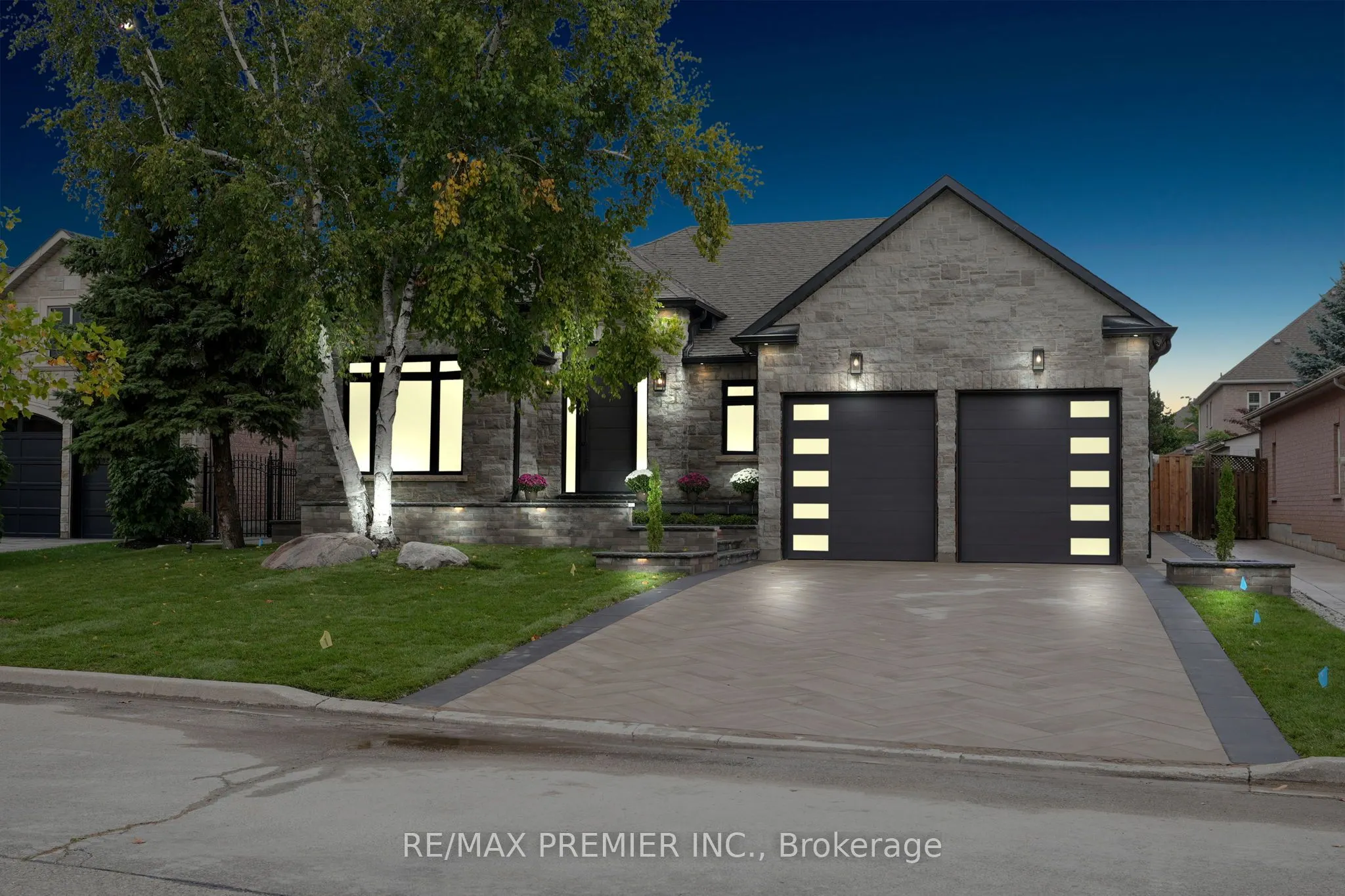 19 Polo Crescent